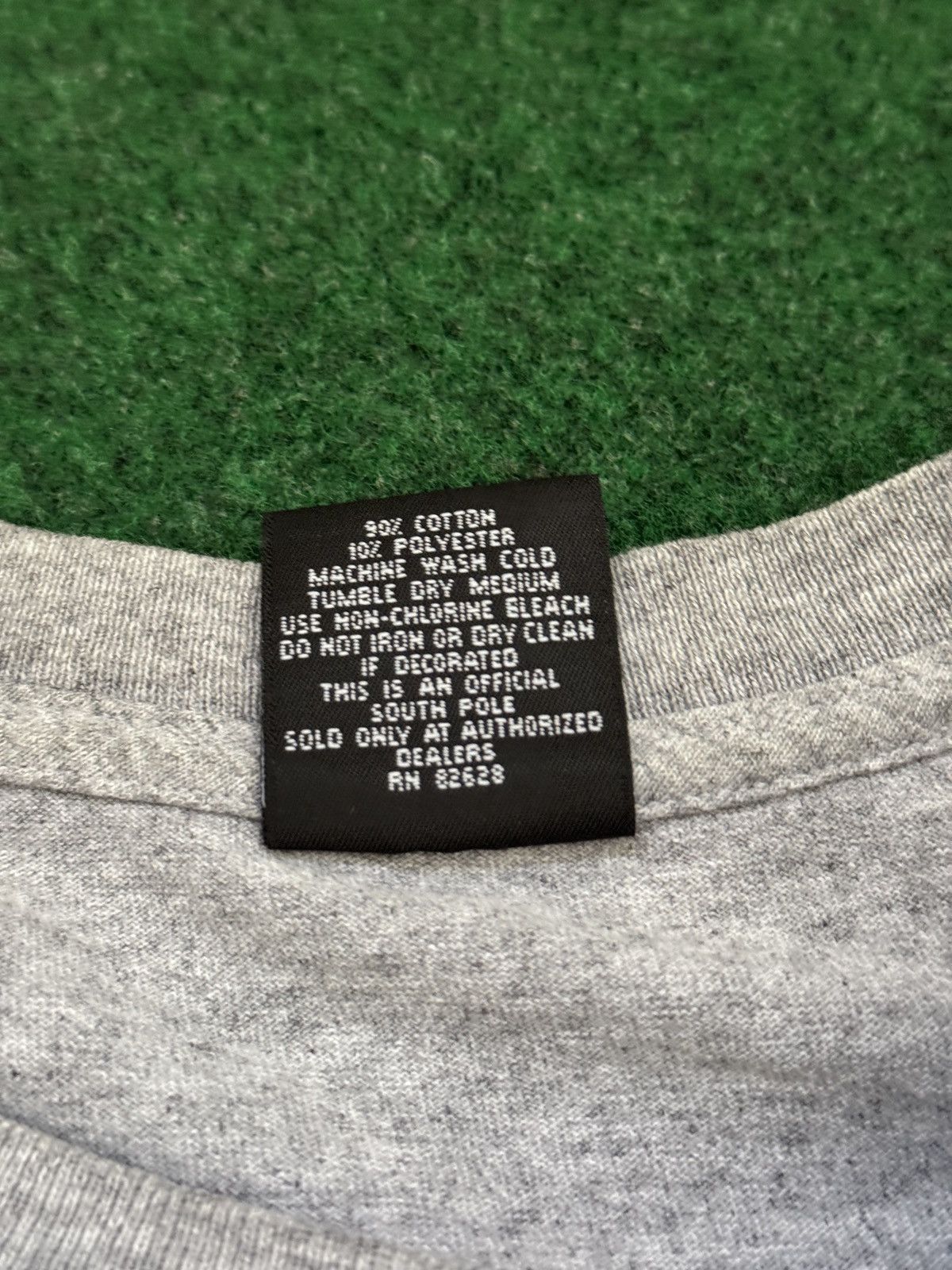Southpole × Vintage Vtg 90s South Pole GRAIL Yin Yang 8 Ball Hip Hop T Shirt Size US XXL / EU 58 / 5 - 5 Thumbnail