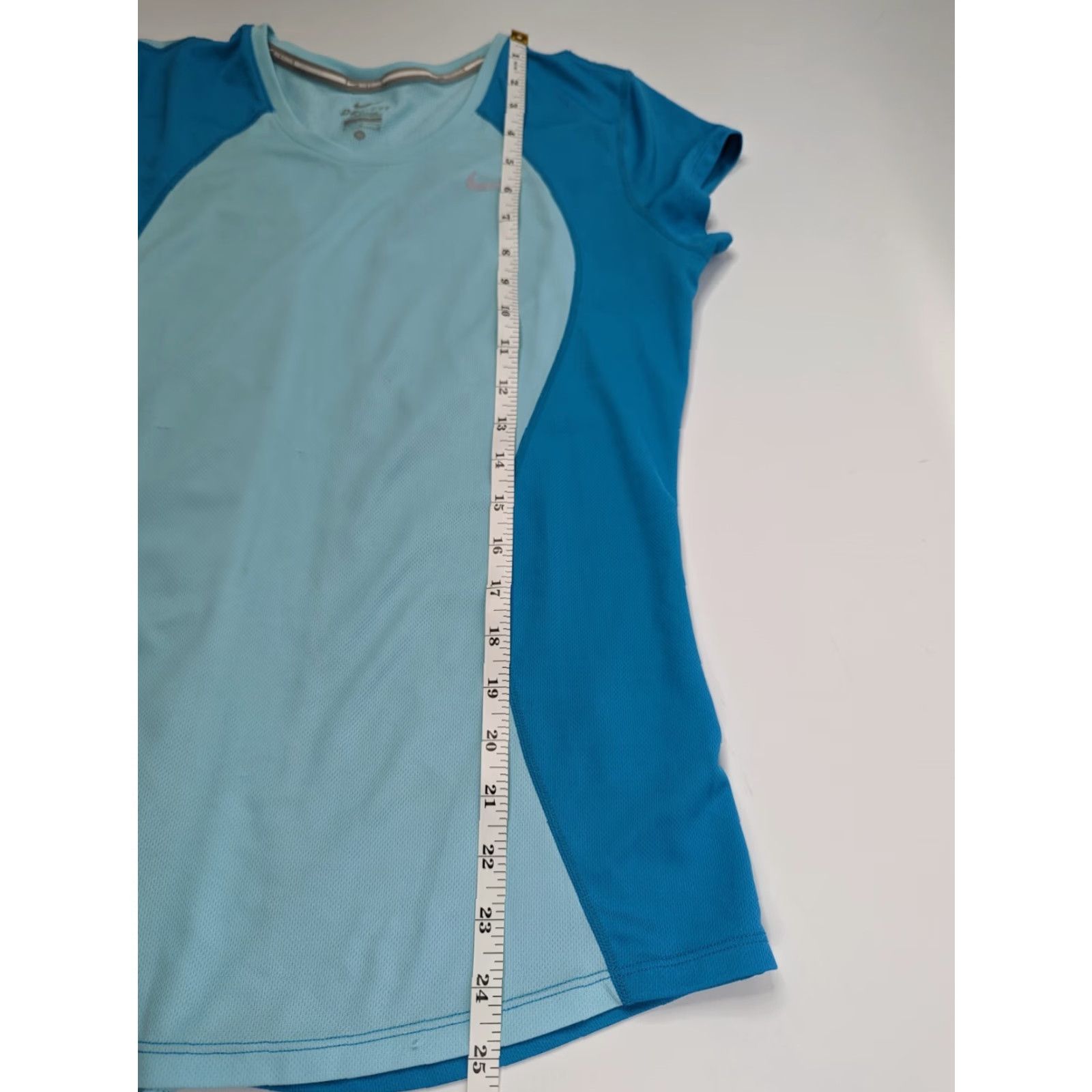 Nike Nike Shirt Women Blue Medium T-Shirt Casual Running & Jogging Breathable Lightweight 100% Polyester 645443 Size M / US 6-8 / IT 42-44 - 5 Thumbnail