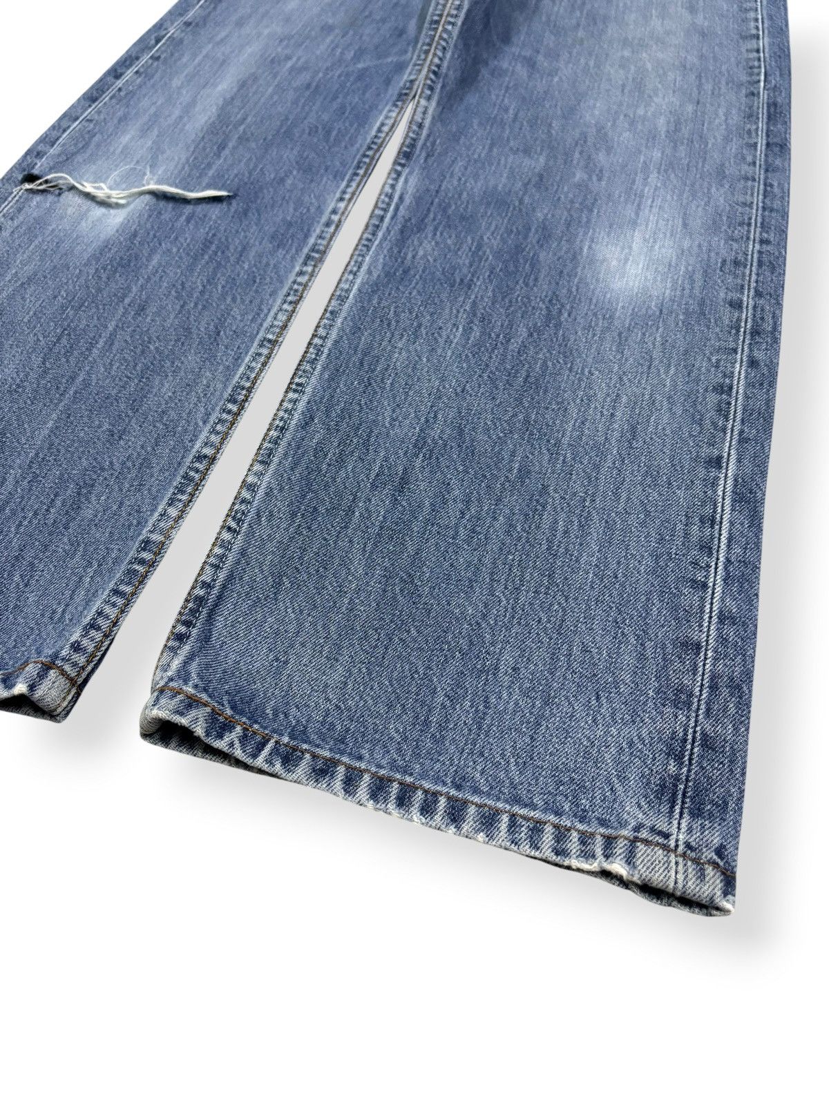 Levi's Vintage 90s Levis 501 Blue Wash Button Fly Distressed Jeans Size US 33 - 10 Thumbnail