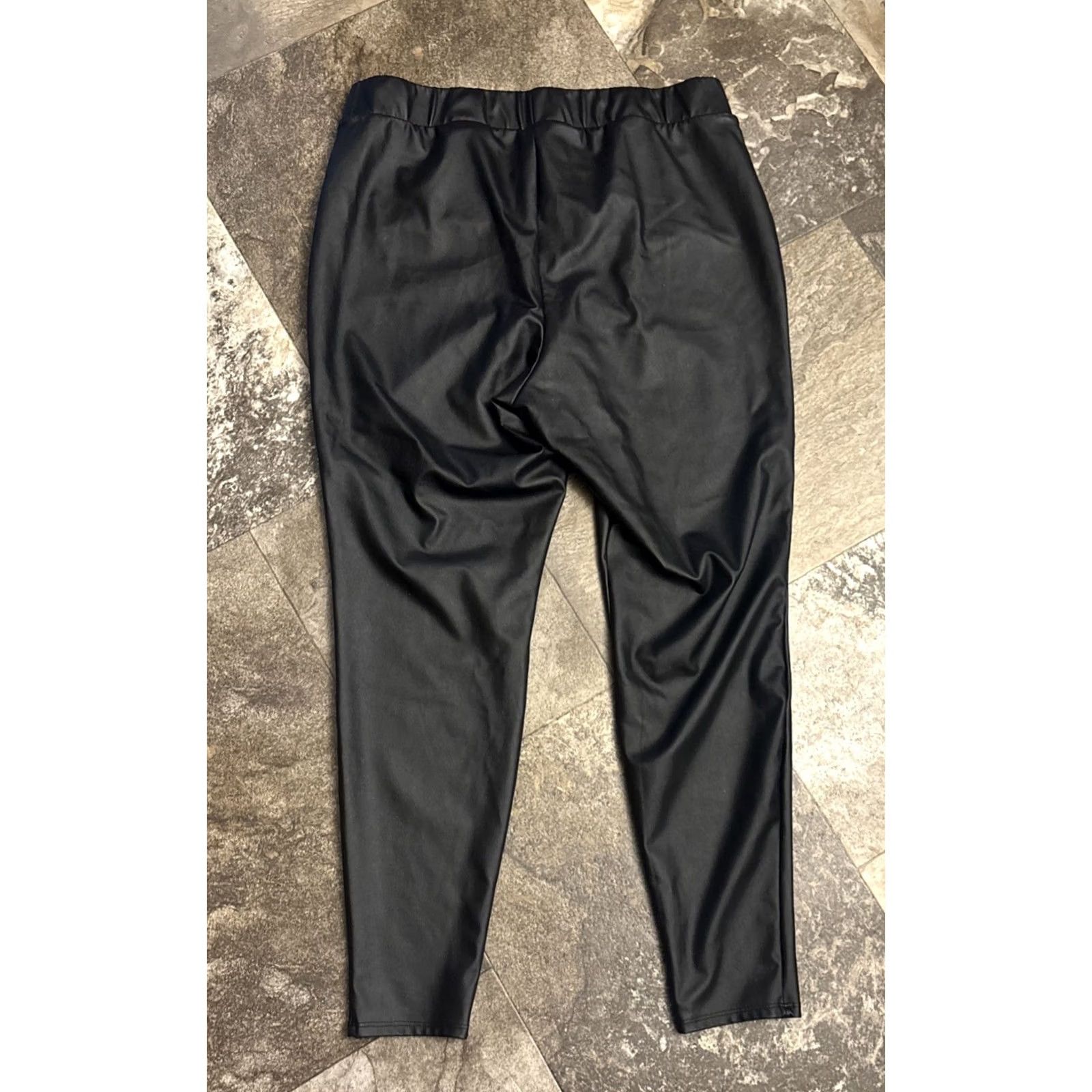 Torrid Torrid Pants Plus 2XL Black Elastic Waist Stretch Faux Leather Skinny Ankle 26in Inseam Size 40" / US 18 - 4 Thumbnail