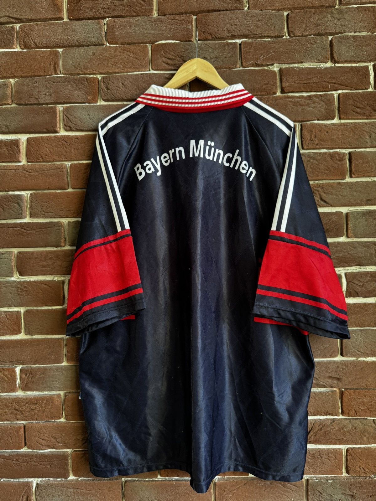 Vintage Rare Vintage 90s Adidas FC Bayern Munich Jersey XL 1997/1998 Size US XXL / EU 58 / 5 - 2 Thumbnail