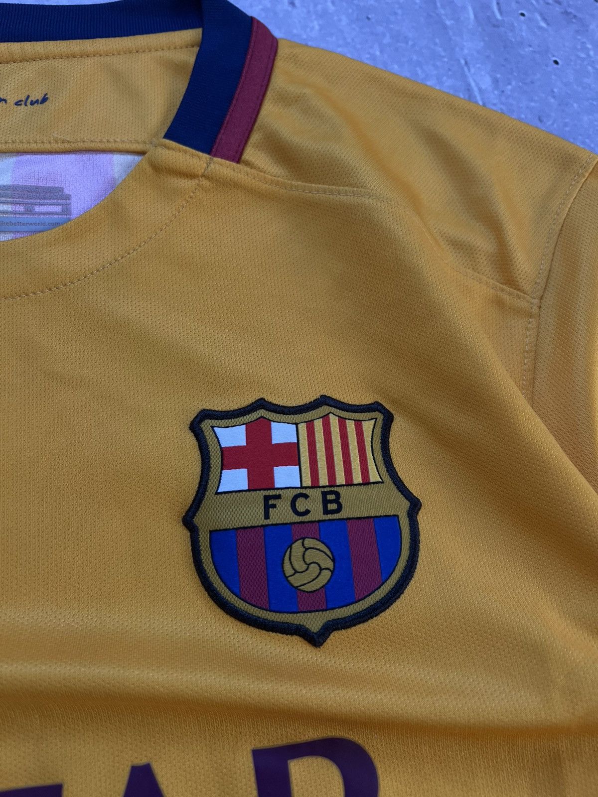 Nike BARCELONA 2015/2016 SHIRT NIKE SOCCER JERSEY SIZE M Size US M / EU 48-50 / 2 - 5 Thumbnail