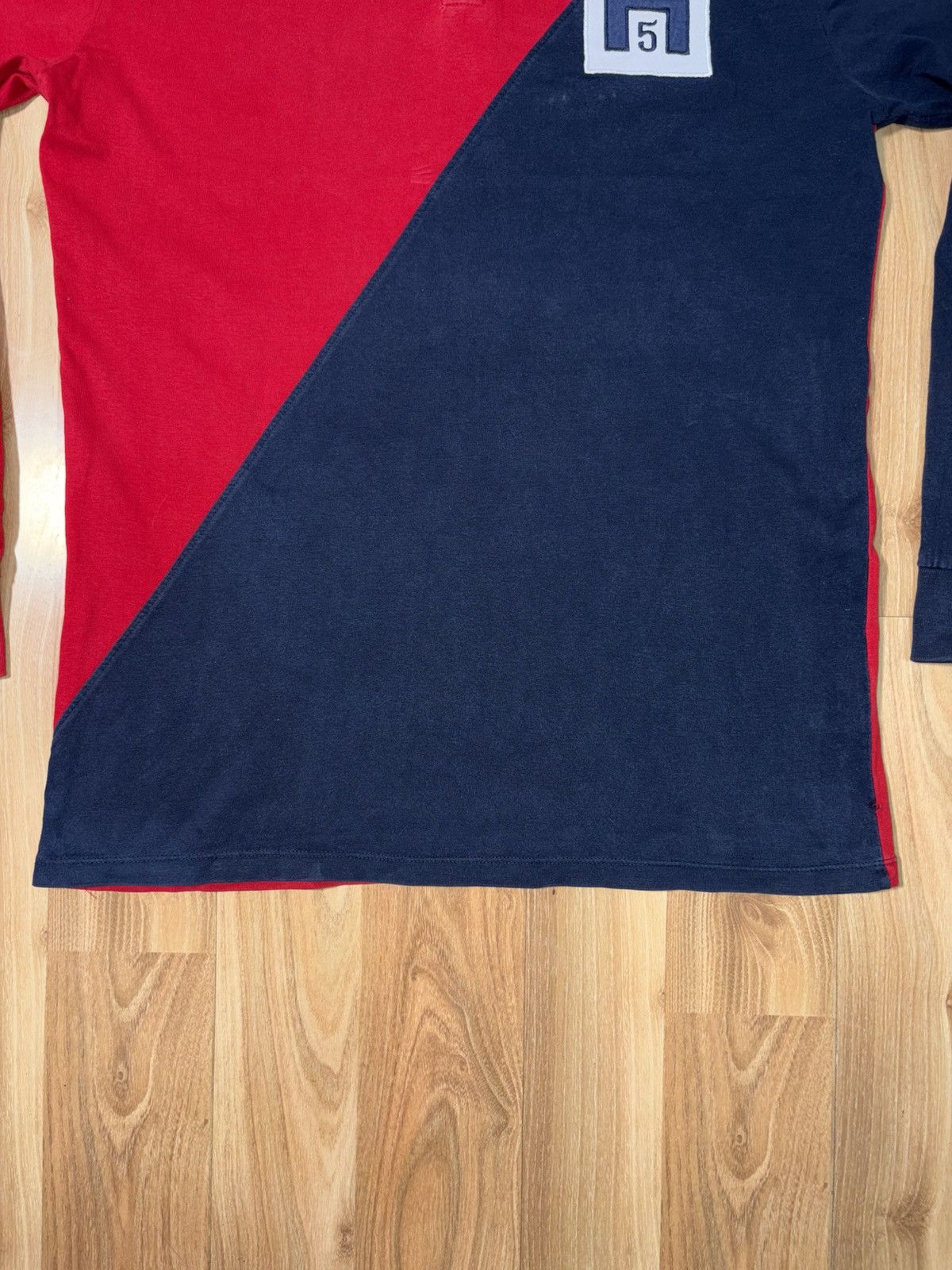Tommy Hilfiger Vintage Tommy Hilfiger Diagonal Split Rugby Shirt H85 Patch Size US L / EU 52-54 / 3 - 5 Thumbnail