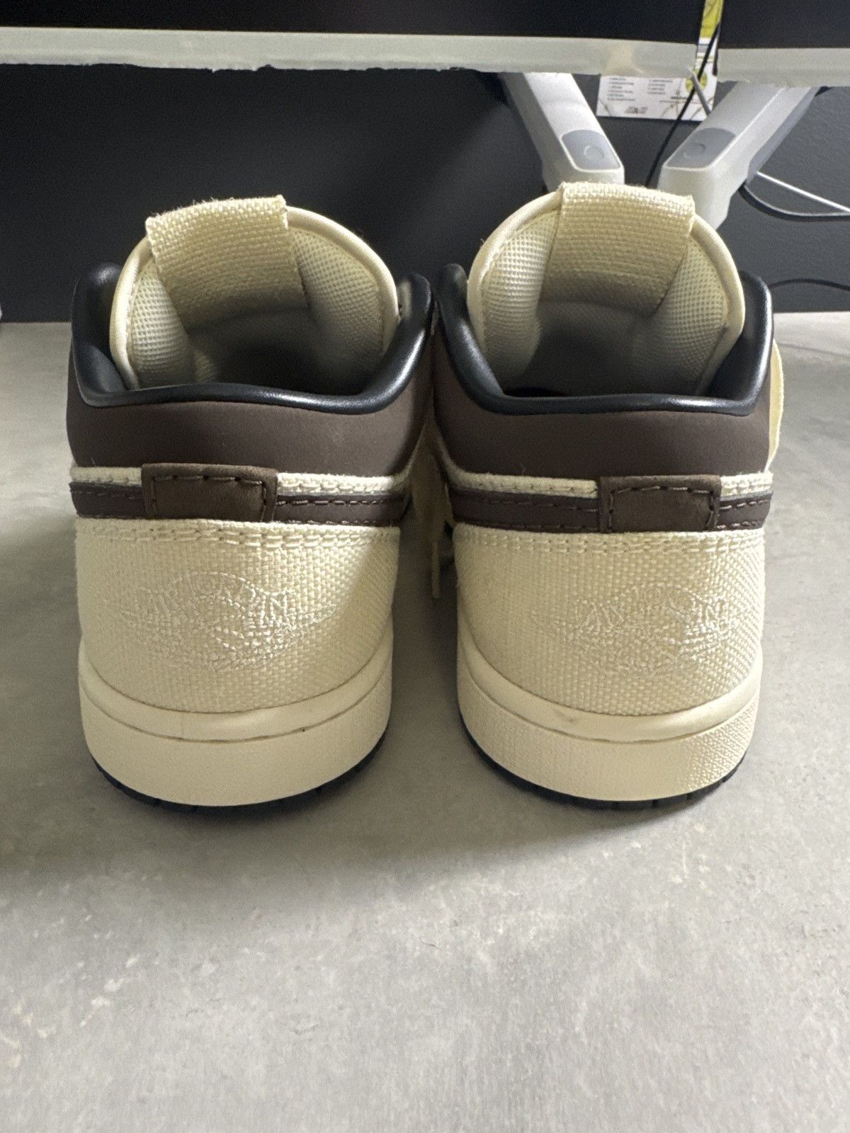 Nike Nike Air Jordan 1 Low PRM 6.5M(Pale Ivory/Baroque Brown) Size US 6.5 / EU 39-40 - 4 Thumbnail