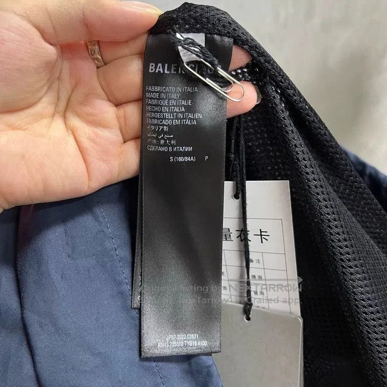 Balenciaga Balenciaga Logo Print Zip-Up Jacket. Size US S / EU 44-46 / 1 - 4 Thumbnail
