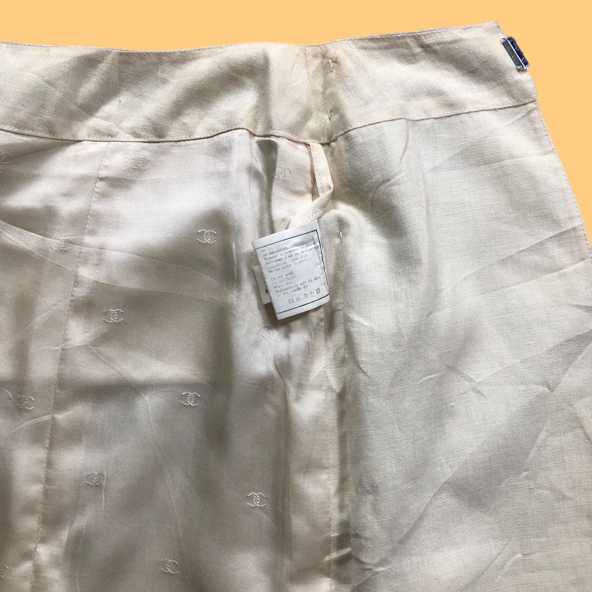 Chanel Chanel Boutique 96P Skirt Suits Ivory Silk Lining Size 28" / US 6 / IT 42 - 9 Thumbnail