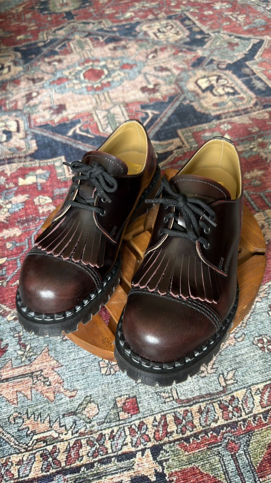 Solovair Solovair Gibson Men's Burgundy Rub-Off Hi-Shine Derby Shoes Size US 8 / EU 41 - 2 Thumbnail