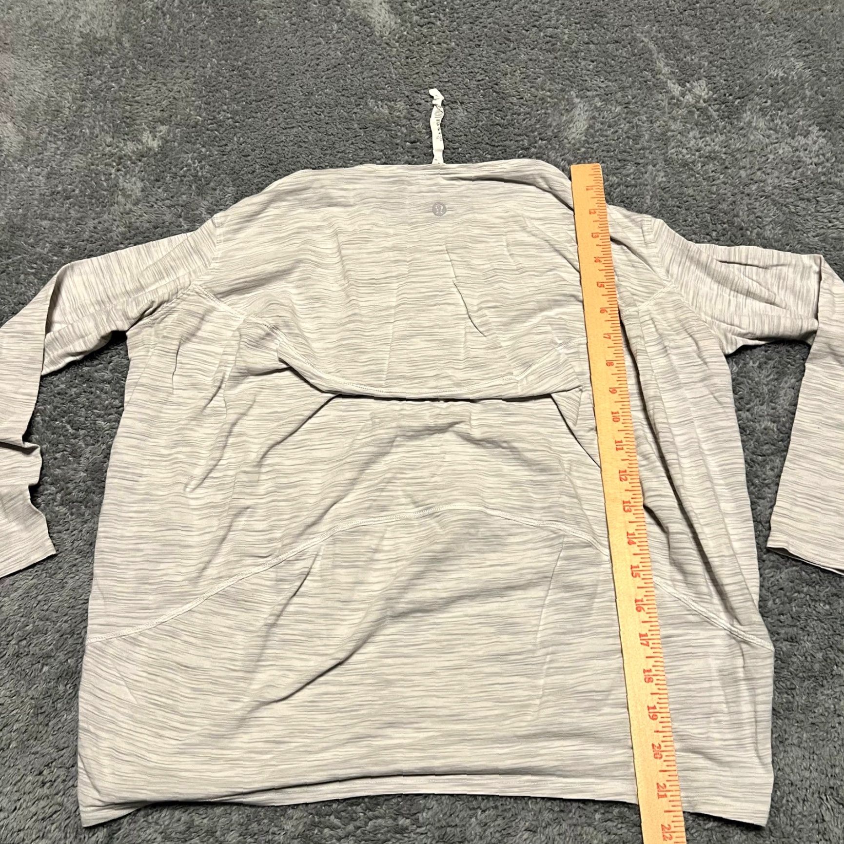 Lululemon Lululemon Shirt Womens 2 Heather Gray Long Sleeve Oversized Shirt Women 2 Heather Gray Regular Casual Womens Size XS / US 0-2 / IT 36-38 - 5 Thumbnail