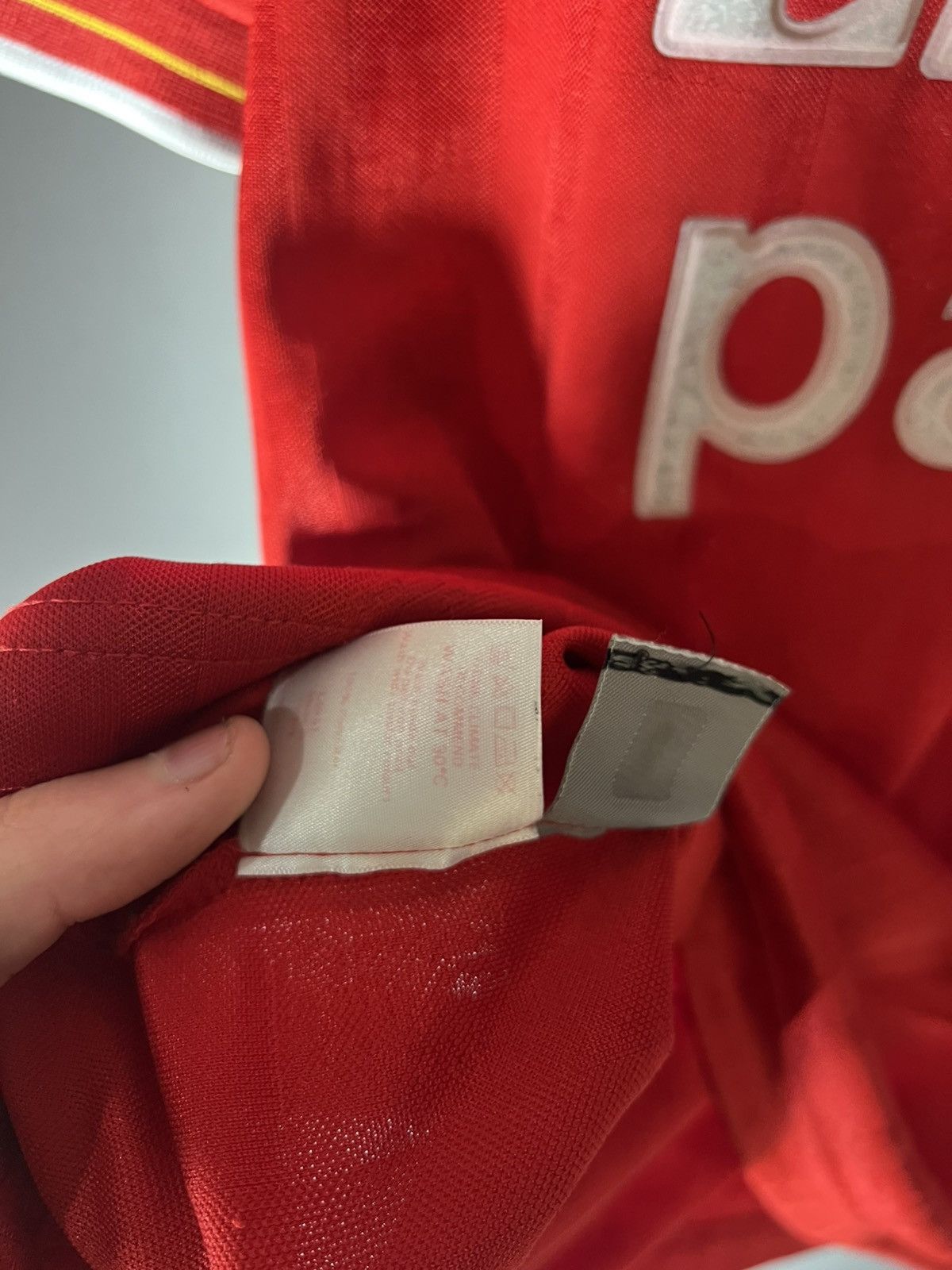 Vintage VERY RARE FC LIVERPOOL ENGLAND SOCCER JERSEY RETRO Y2K 90s Size US S / EU 44-46 / 1 - 17 Thumbnail