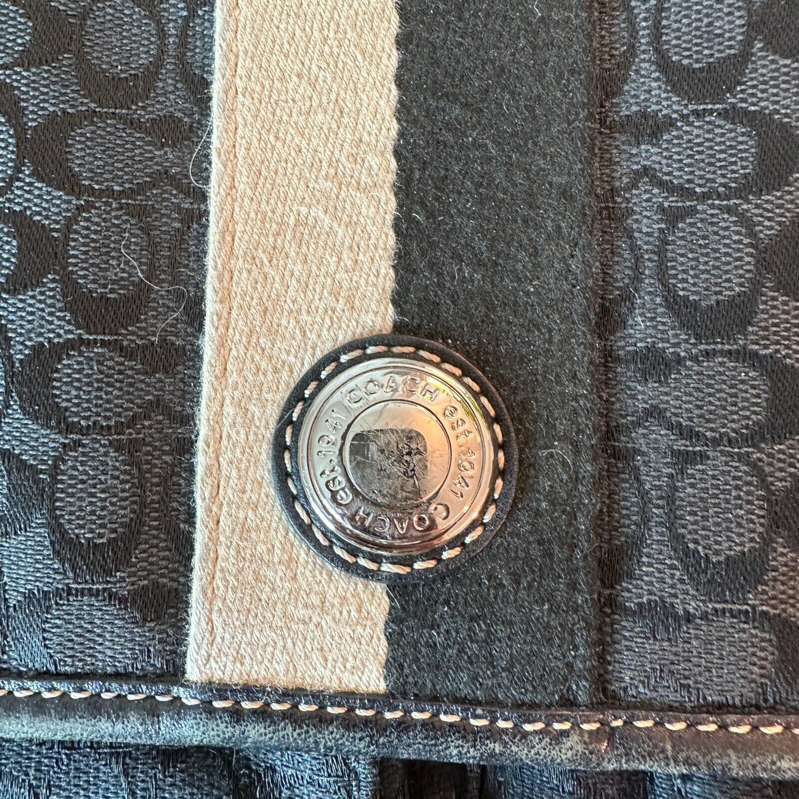 Coach Coach Signature Black Tan Voyager Messenger Shoulder Bag Size ONE SIZE - 6 Thumbnail