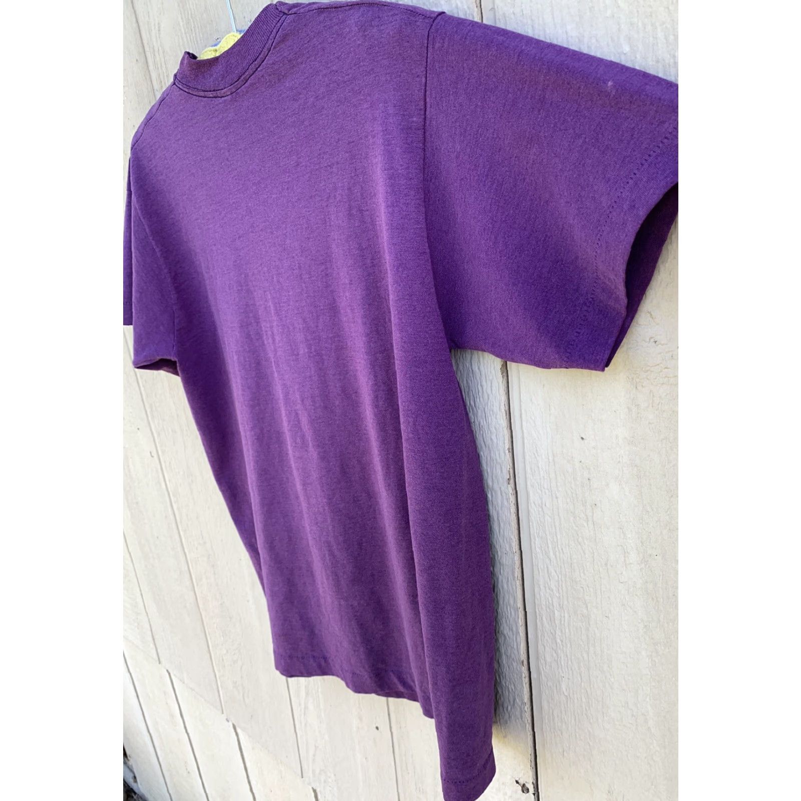 Fruit Of The Loom VINTAGE Fruit of the Loom T-Shirt Purple Adult M - Single Stitch, Short Sleeve, Cotton Blend, USA, Unisex, Regular Size Size US M / EU 48-50 / 2 - 7 Thumbnail