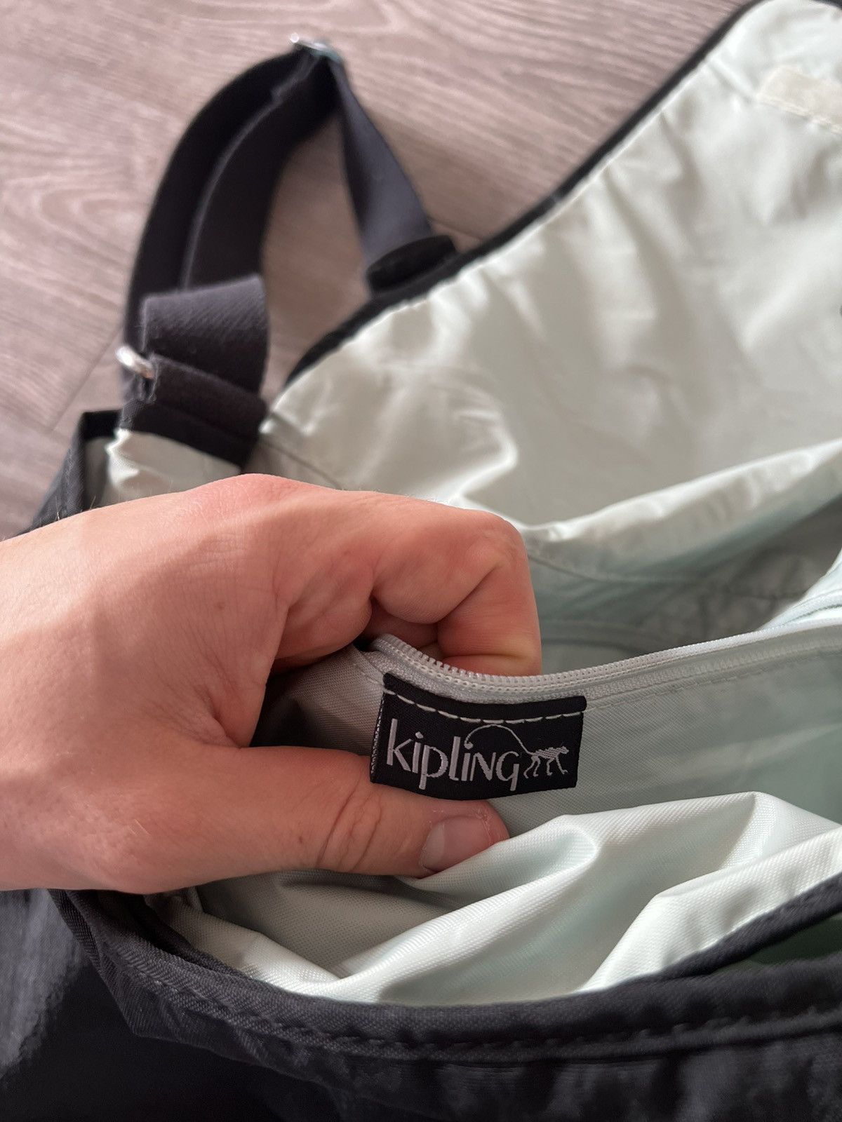 Other ‼️Vintage Kipling Crossbody Larg Monkey Rare Transformer Bag Size ONE SIZE - 21 Thumbnail