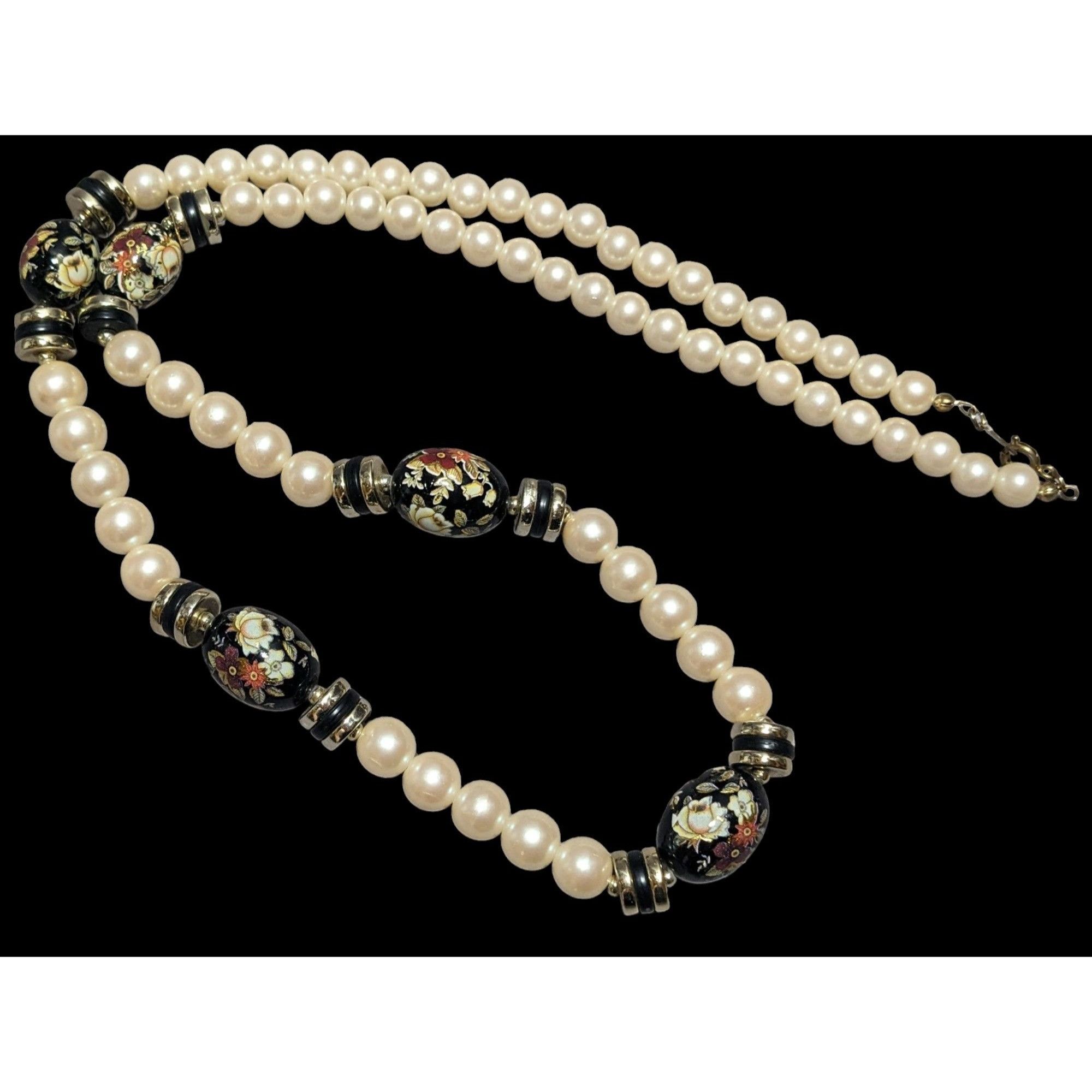 Other Vintage Cream And Black Pearl Floral Necklace Size ONE SIZE - 1 Thumbnail