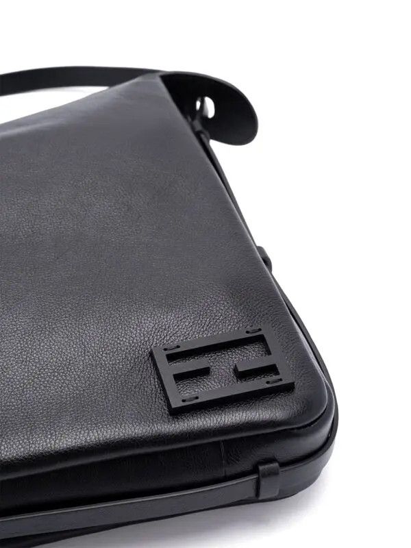 Fendi o1s1wg111225 Size: OS/Simply Fendi Large in Black Size ONE SIZE - 4 Thumbnail