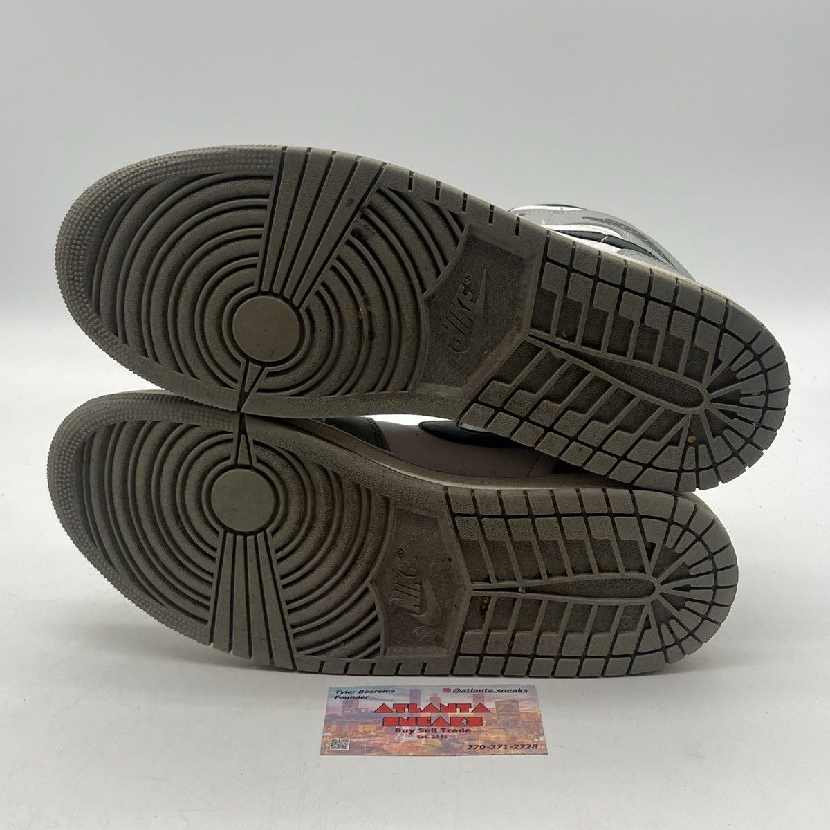Nike Air Jordan 1 mid smoke grey Size US 11 / EU 44 - 7 Thumbnail