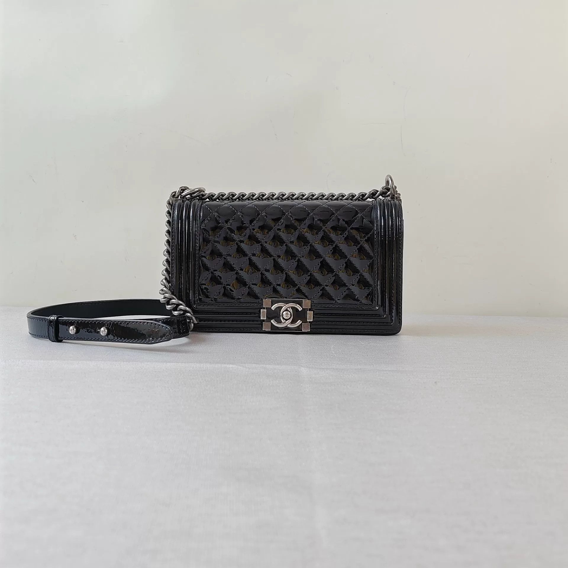 Chanel Pre-loved Bag Very good condition Size ONE SIZE - 1 Thumbnail