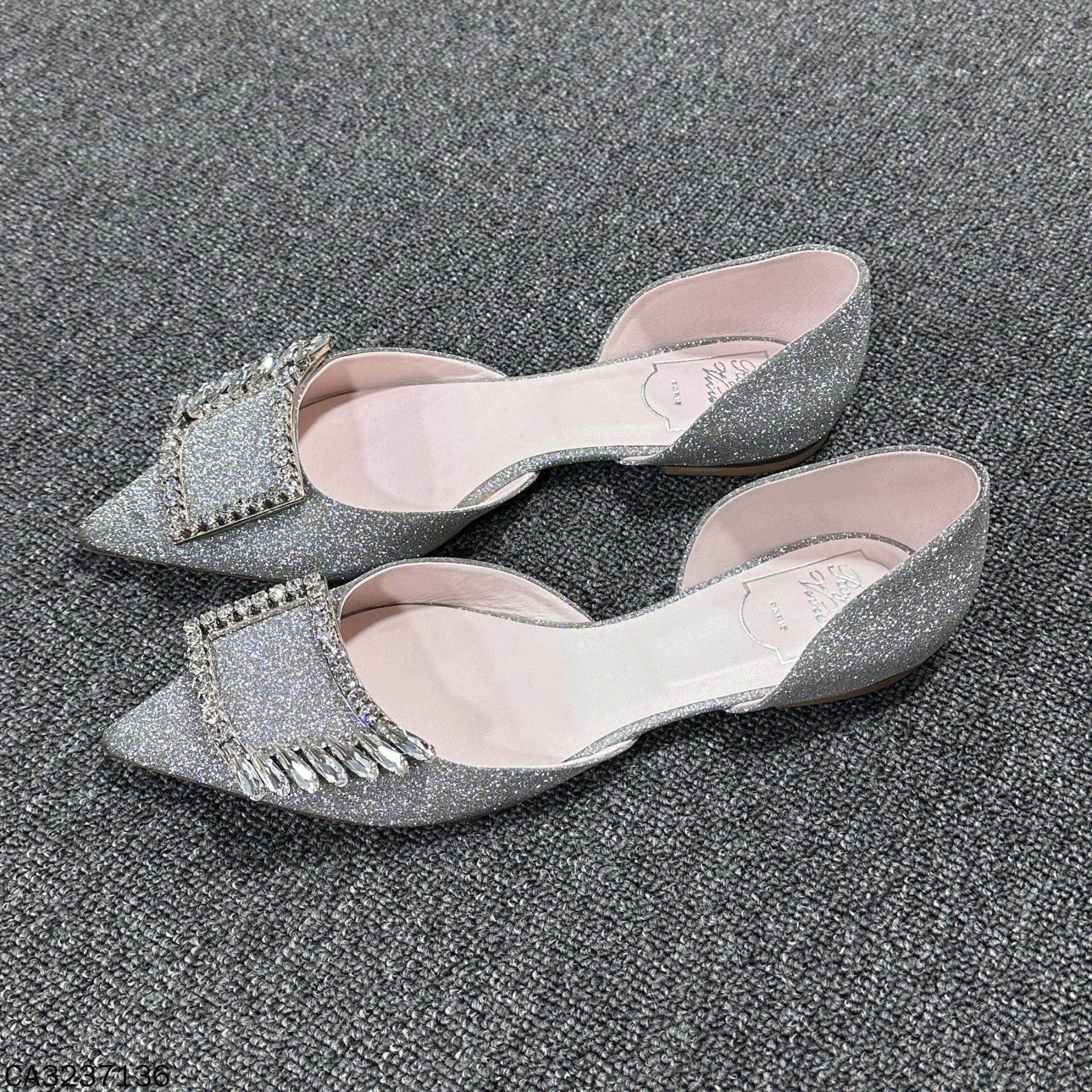 Roger Vivier Roger Vivier 99 New Flats 39 Toe Glitter Missing Size US 8 / IT 38 - 1 Thumbnail