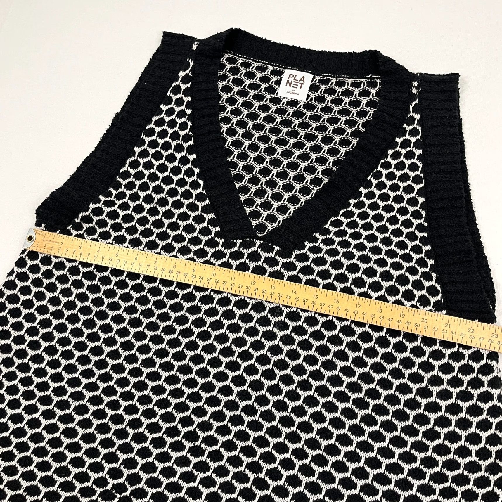 Vintage VINTAGE Planet by Lauren G Sweater Vest Womens OS Black White Knit Abstract Artsy V-Neck Size L / US 10 / IT 46 - 6 Thumbnail