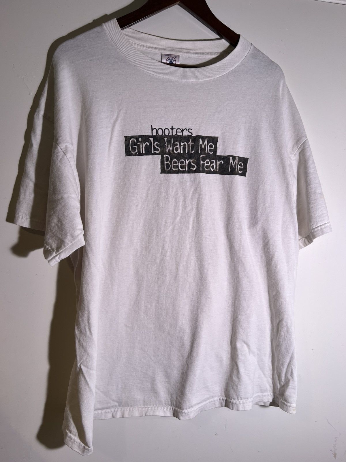 Vintage Y2K 2000’s Vintage Hooters Girls Want Me Beers Fear Me Shirt Size US XL / EU 56 / 4 - 1 Thumbnail