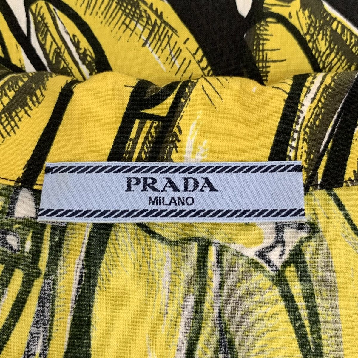 Prada Prada Banana All-over Printed Short Sleeve Shirt K26WX Size S / US 4 / IT 40 - 5 Thumbnail
