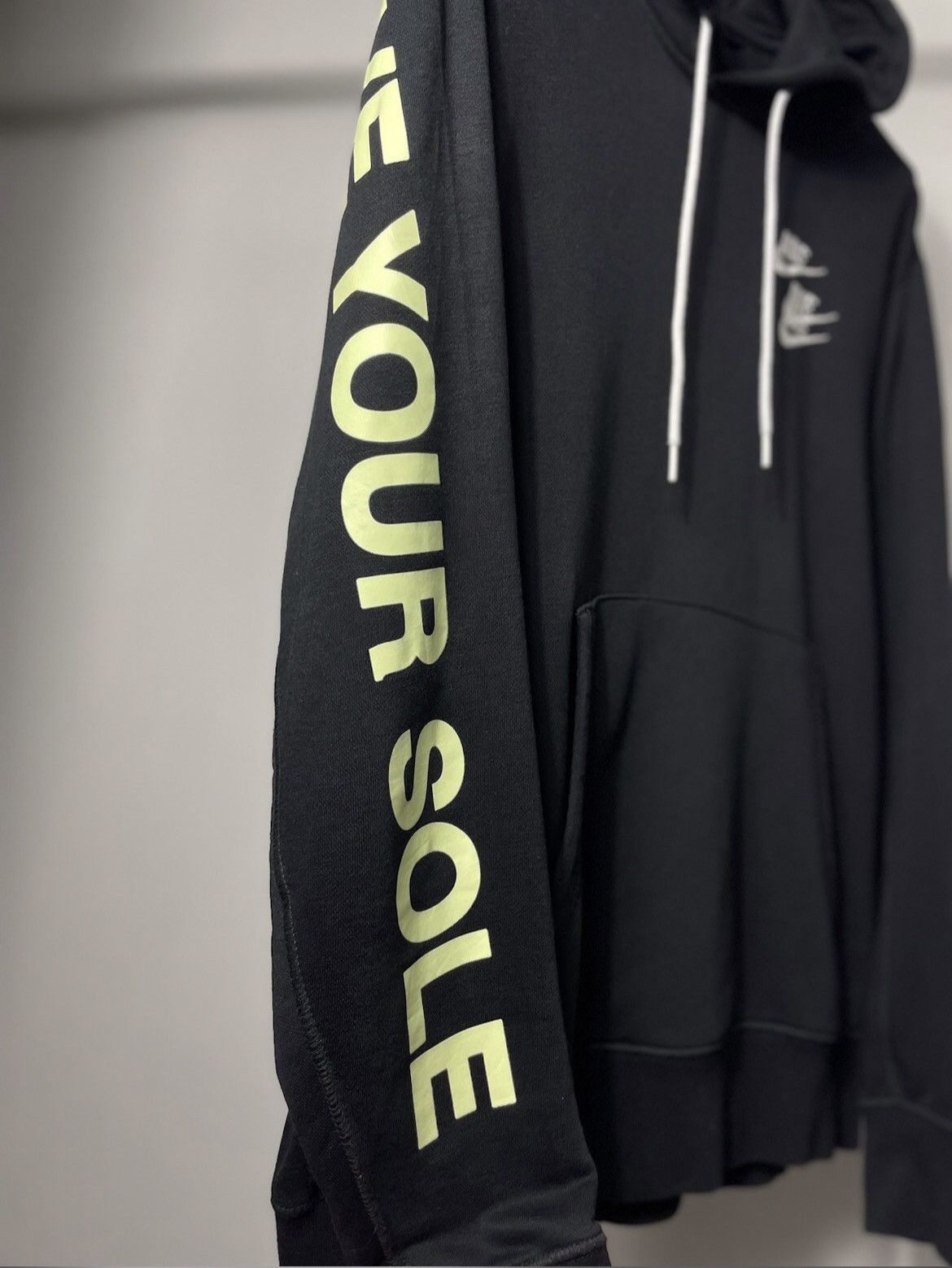 Nike Mens Hoodie Nike Vintage Worldtour y2k Paris Tokyo Size US L / EU 52-54 / 3 - 5 Thumbnail