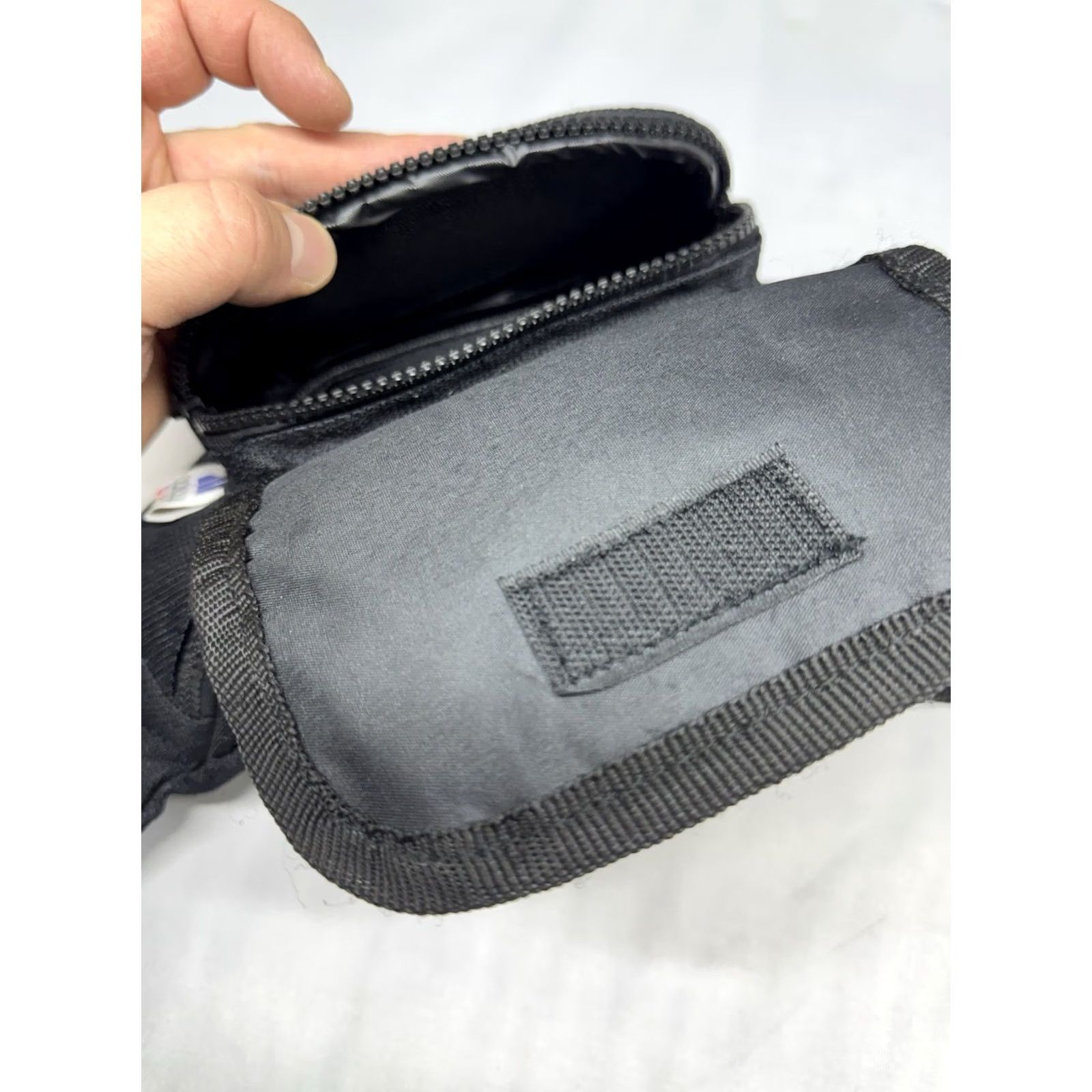 Adidas VINTAGE Adidas Waist Bag Fanny Pack Nylon Black Adult OS Unisex Size ONE SIZE - 4 Thumbnail