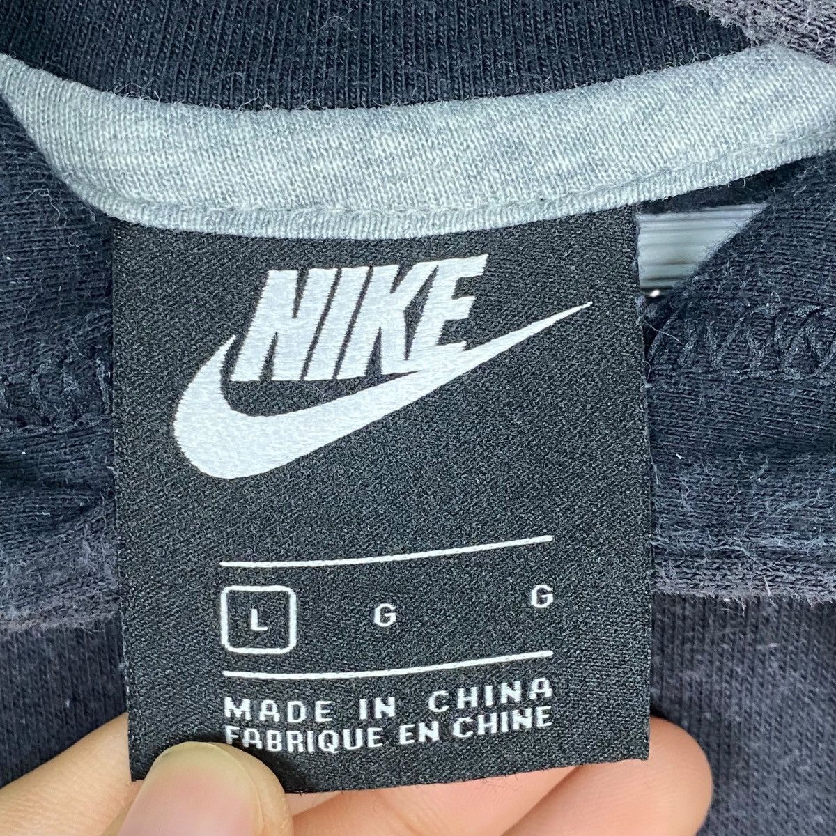 Other Vintage Nike Hoodie Sweater Big Logo Black Size L Size US L / EU 52-54 / 3 - 5 Thumbnail
