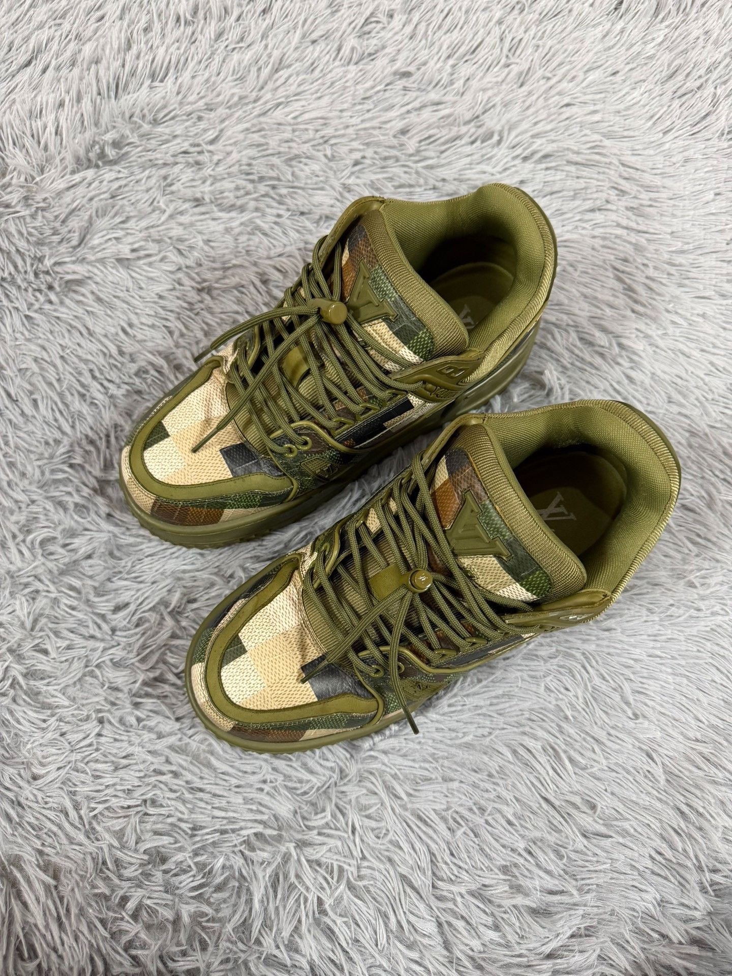 Louis Vuitton Louis Vuitton Training Lowtop Sneakers 8 Men Size US 8 / EU 41 - 1 Thumbnail