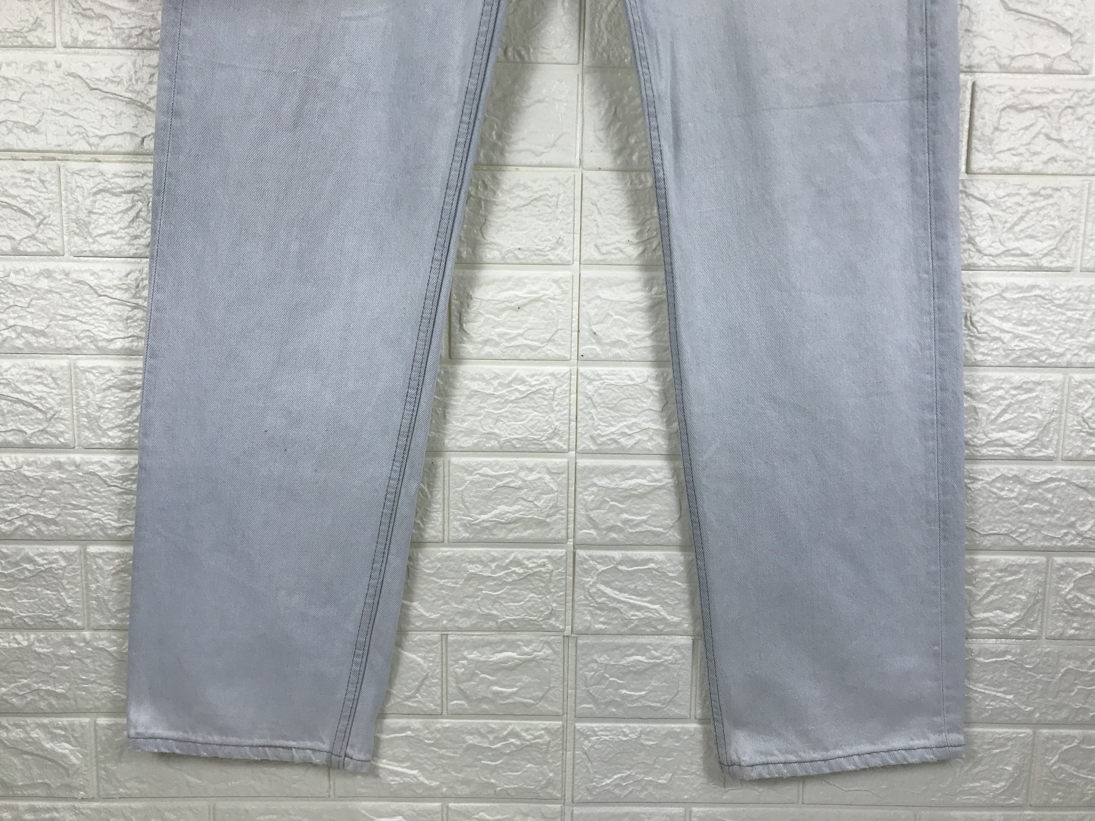 Levi's Vintage 90s Levi's 501 Light Wash Jeans Size US 34 / EU 50 - 4 Thumbnail