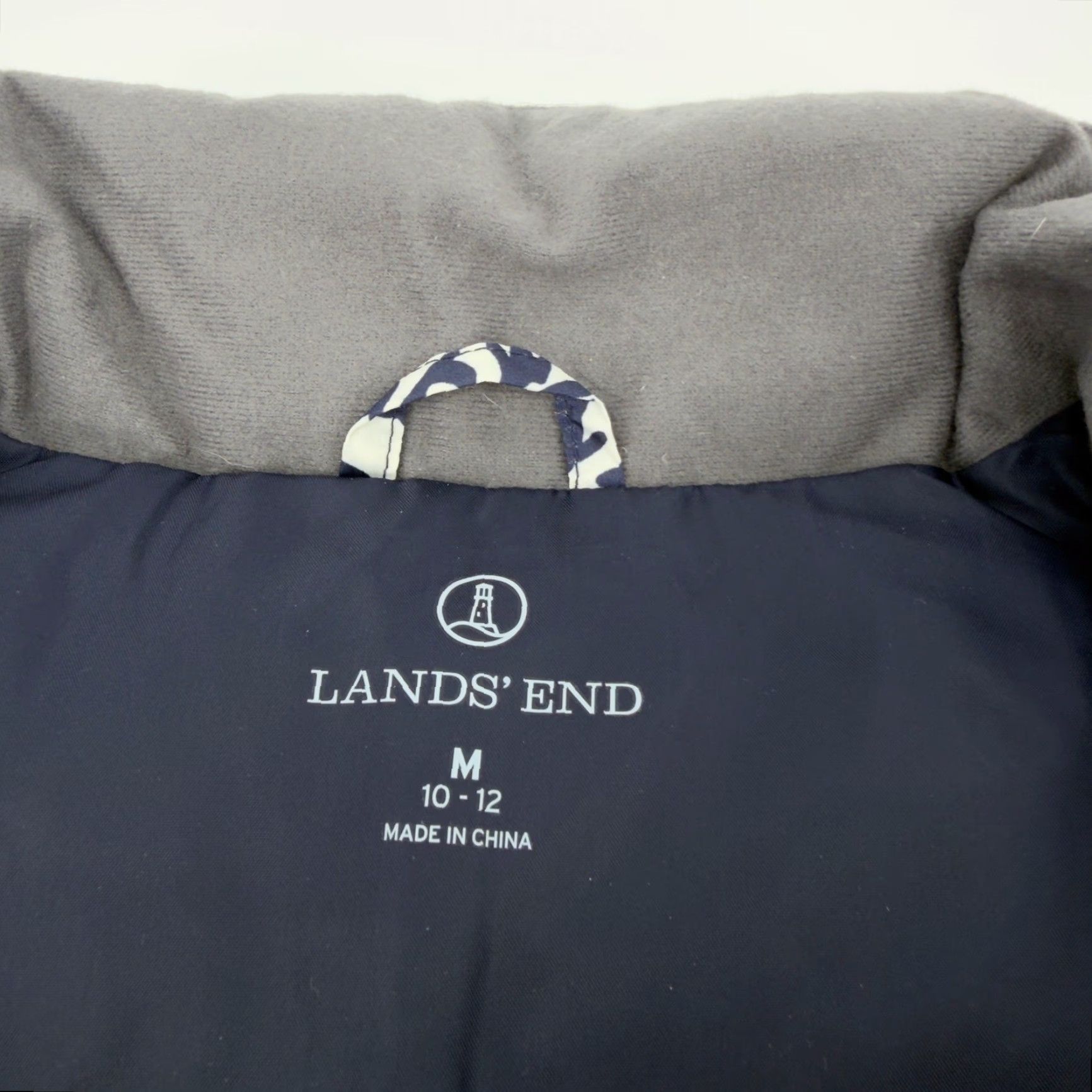Lands' End Lands' End Vest Womens Medium Down Puffer Quilted Lightweight Lined Floral Navy Blue White Size M / US 6-8 / IT 42-44 - 3 Thumbnail