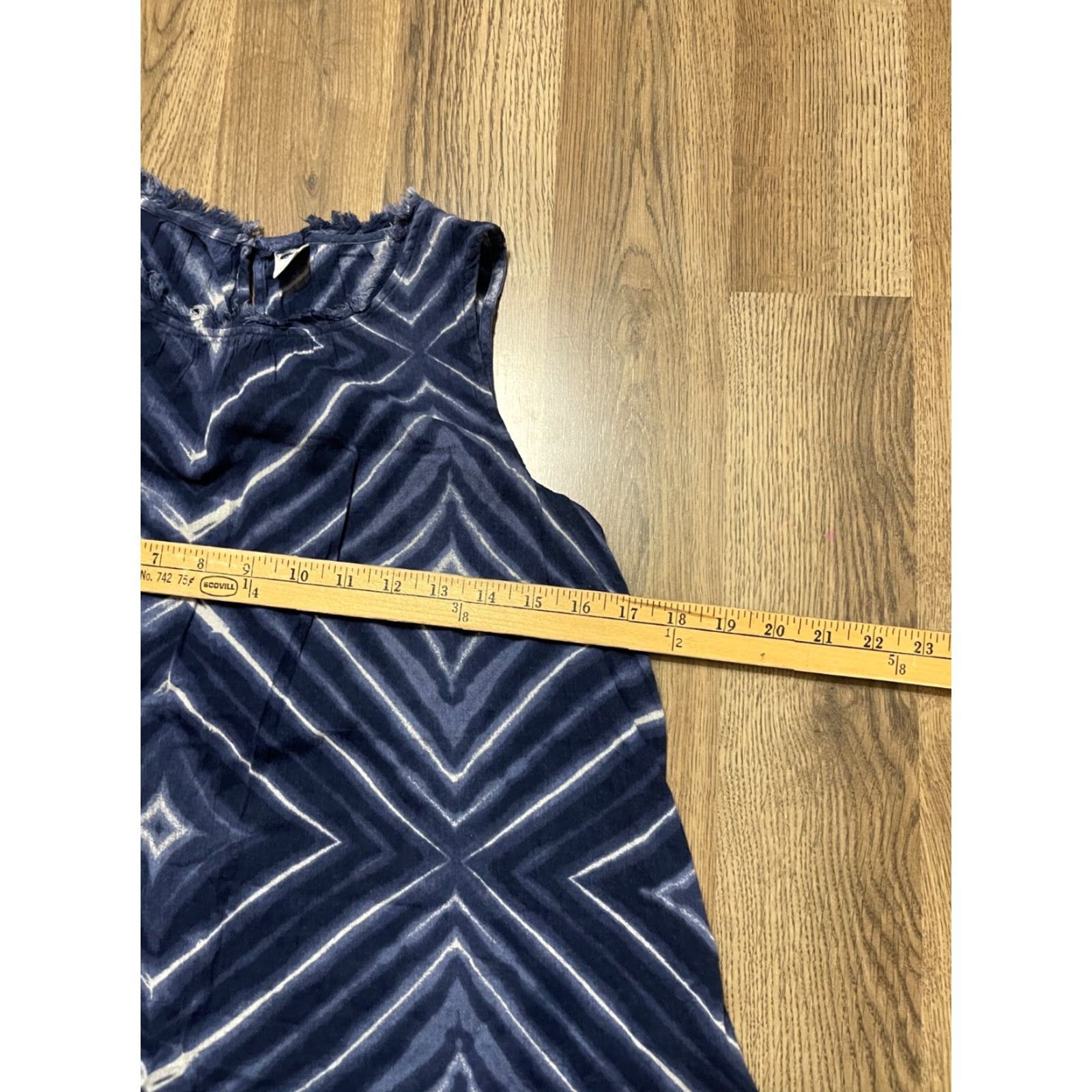 Old Navy Old Navy Tank Top Women M Navy Blue White Geo Print Casual Basic Shirt Size M / US 6-8 / IT 42-44 - 4 Thumbnail
