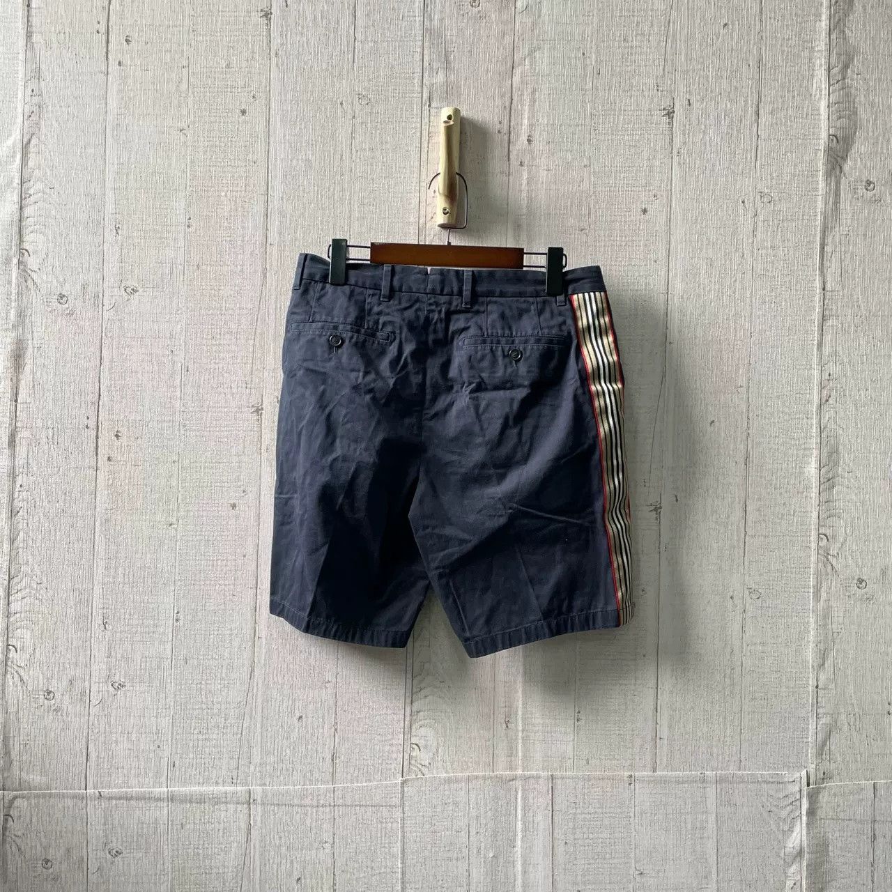 Burberry Burberry Striped Shorts Size US 32 / EU 48 - 2 Thumbnail