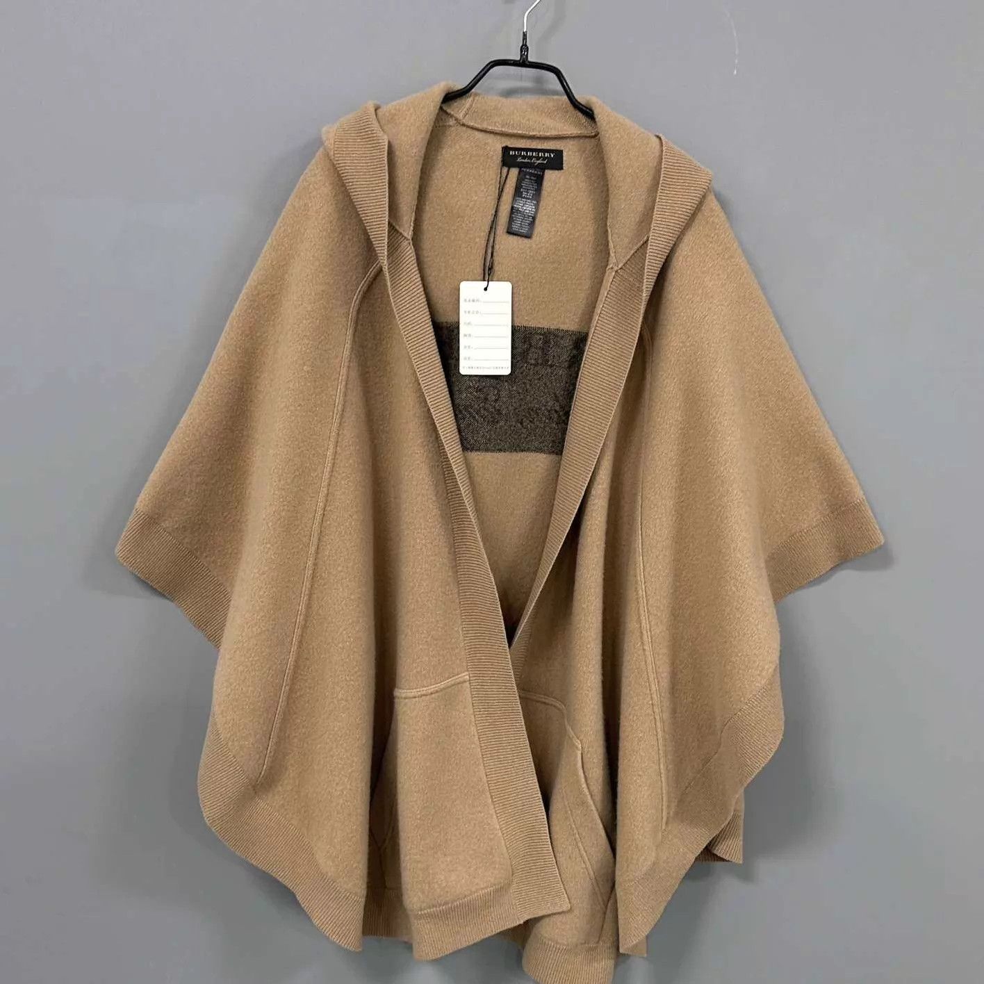 Burberry Burberry Camel Logo Cape Coat 150x120cm Size ONE SIZE - 1 Thumbnail