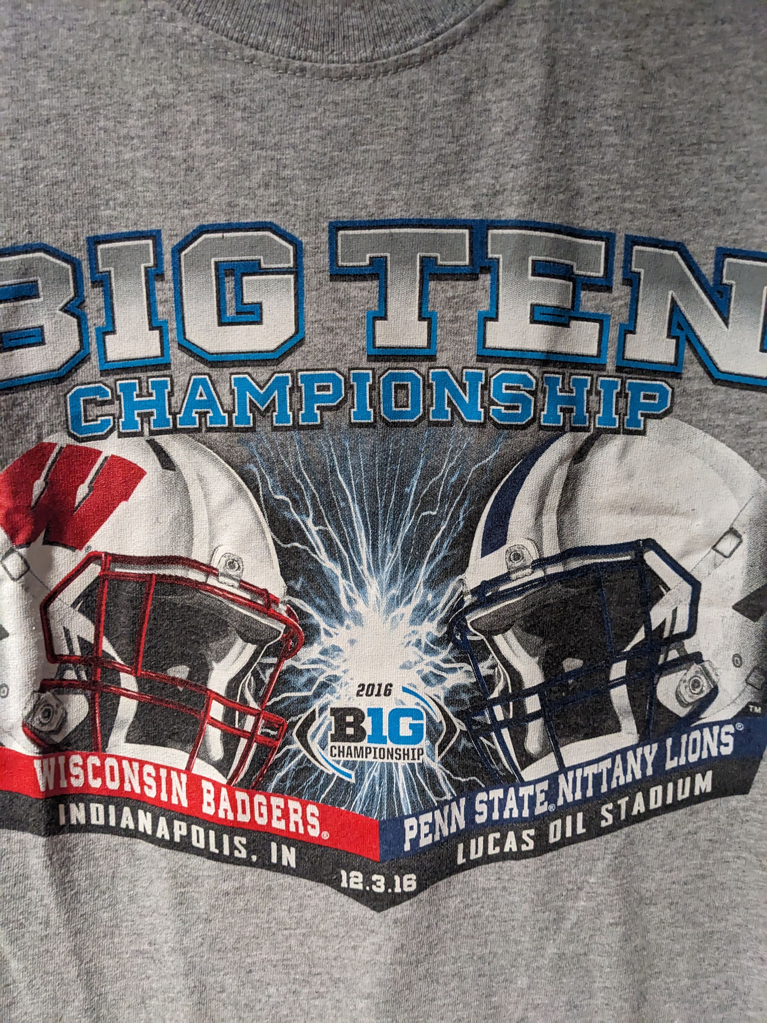 Vintage Vintage 2016 Penn State Wisconsin Badgers College T-Shirt Size US M / EU 48-50 / 2 - 2 Thumbnail