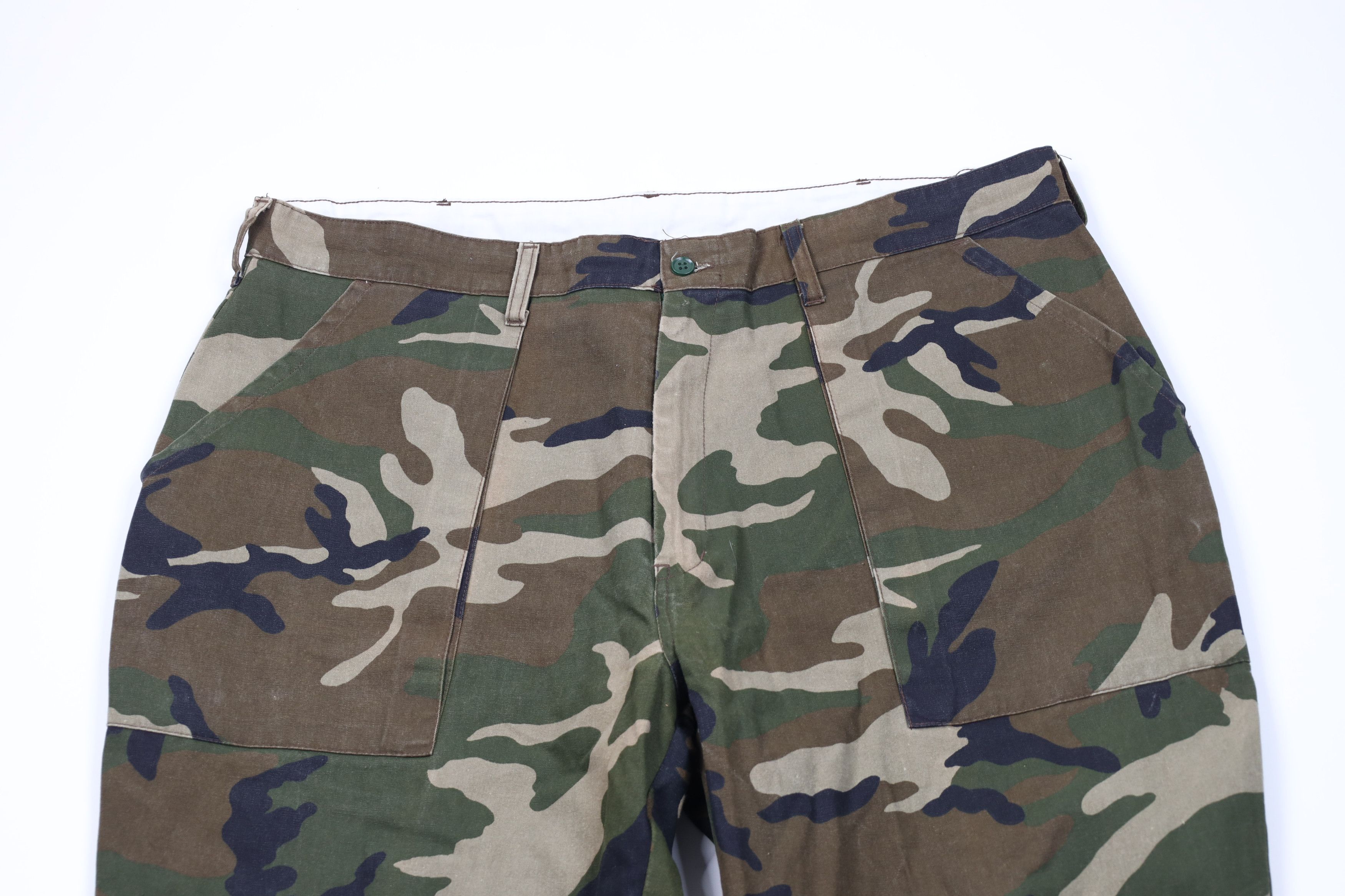 Vintage Vintage 90s Streetwear Wide Leg Utility Camouflage Pants Size US 36 / EU 52 - 2 Thumbnail