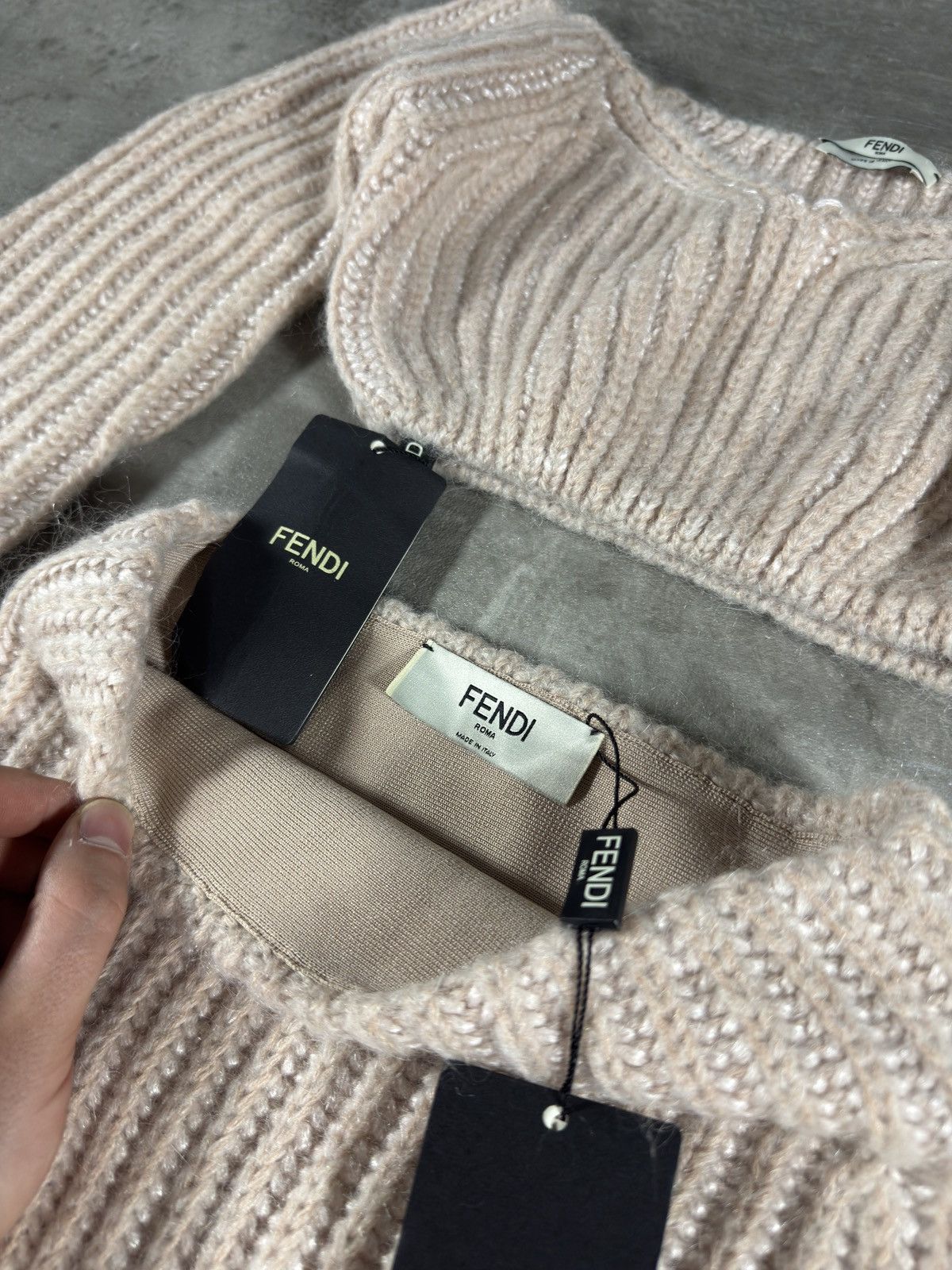 Fendi Fendi Knit Two-Piece Set Beige top Shirt cashmere silk Size S / US 4 / IT 40 - 4 Thumbnail