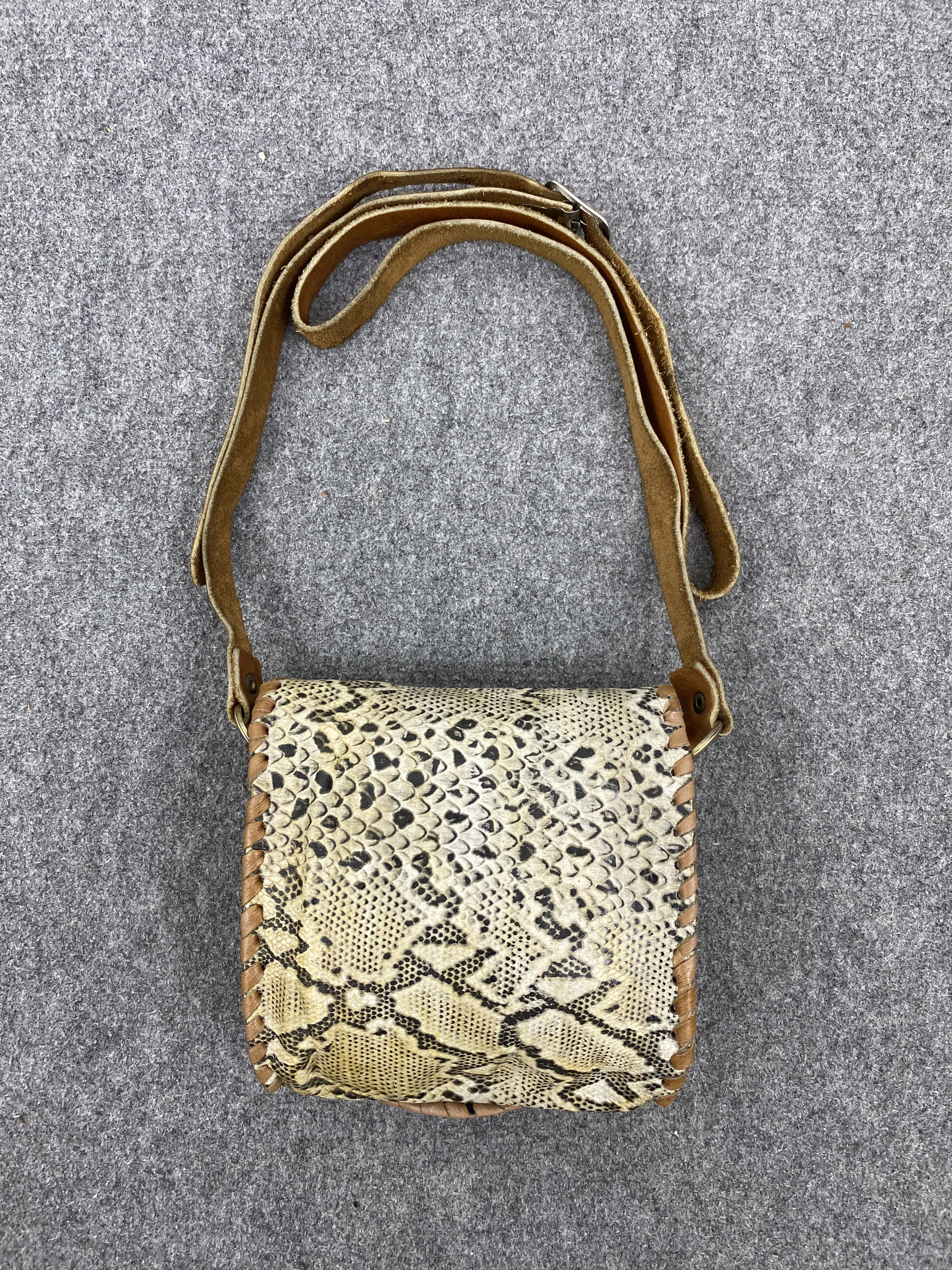 Japanese Brand Vintage Python Snake Leather Sling BAG Size ONE SIZE - 4 Thumbnail
