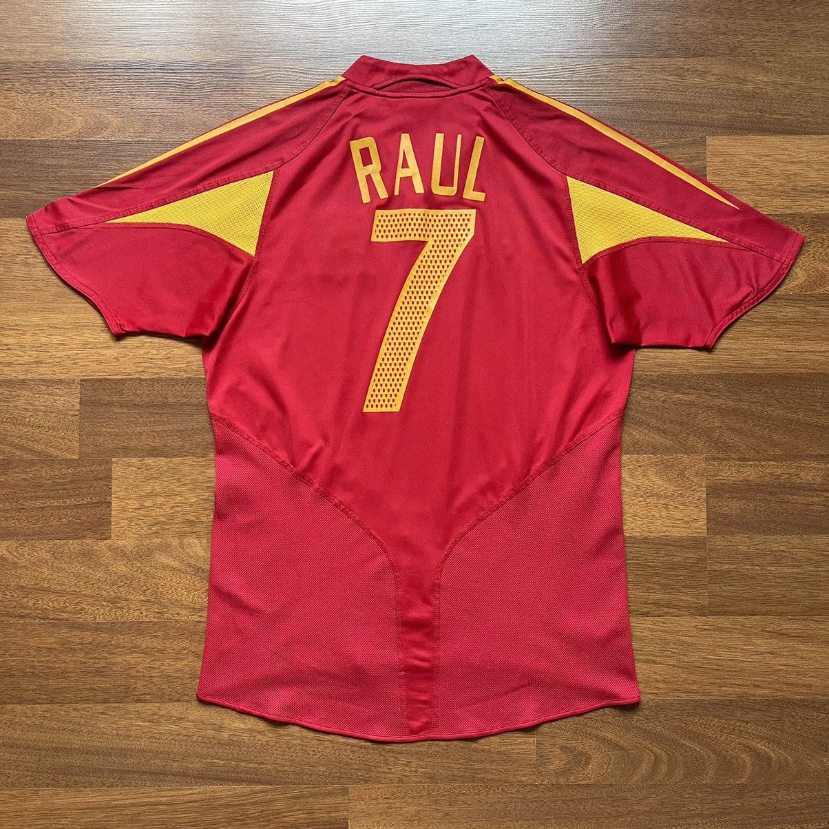 image of Spain Adidas 2004 Euro Football Soccer Home Jersey 7 Raul in Red, Men's (Size Medium)