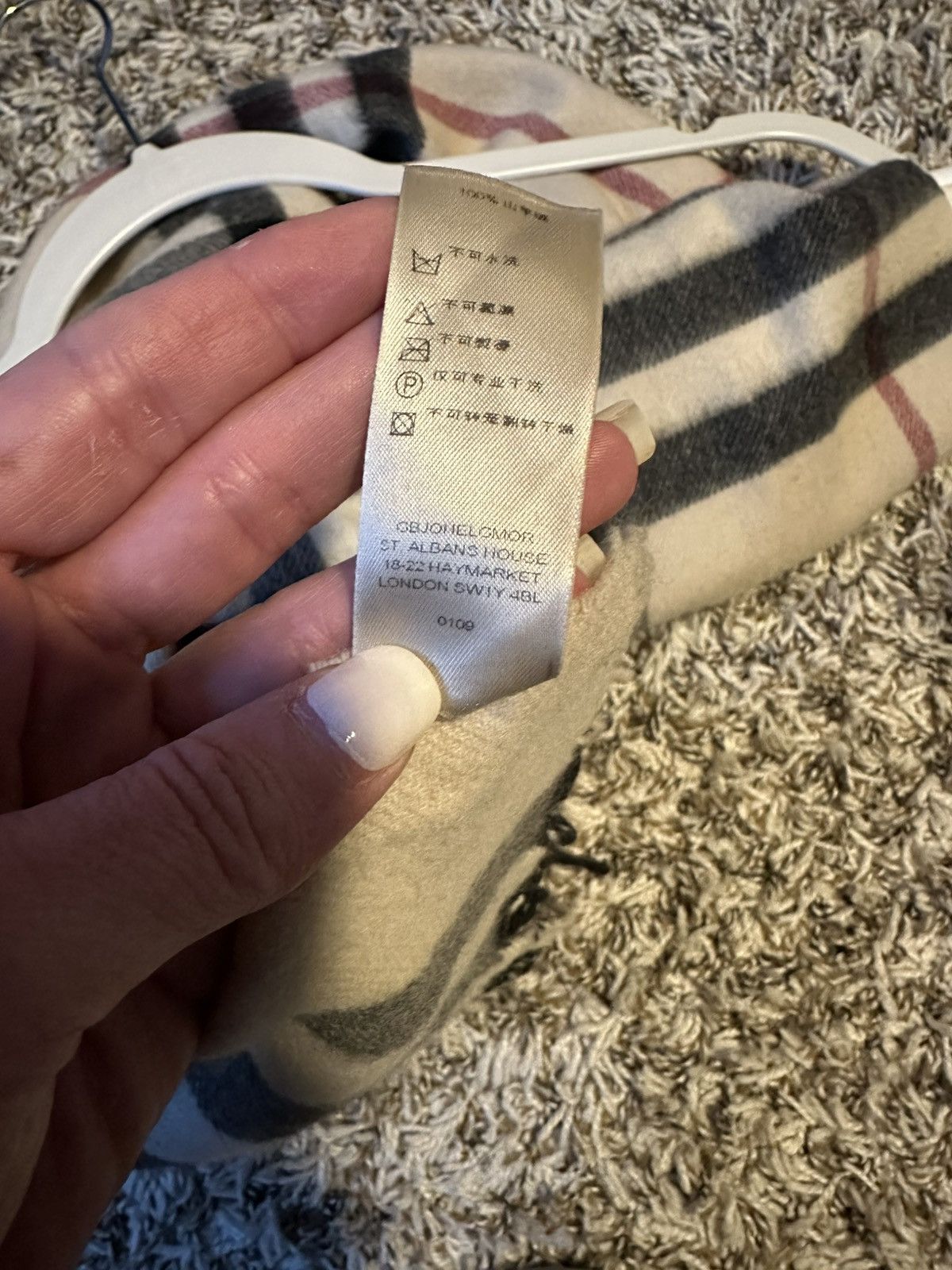 Burberry Authentic Burberry Check Cashmere Scarf Size ONE SIZE - 7 Thumbnail