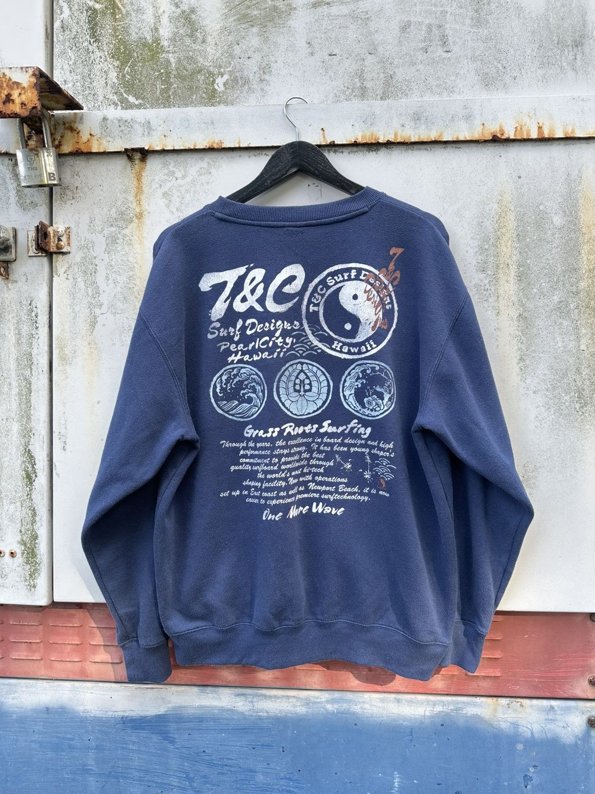 Vintage 👹Vintage T&C Surf Design Hawaii Crewneck Size US L / EU 52-54 / 3 - 7 Thumbnail
