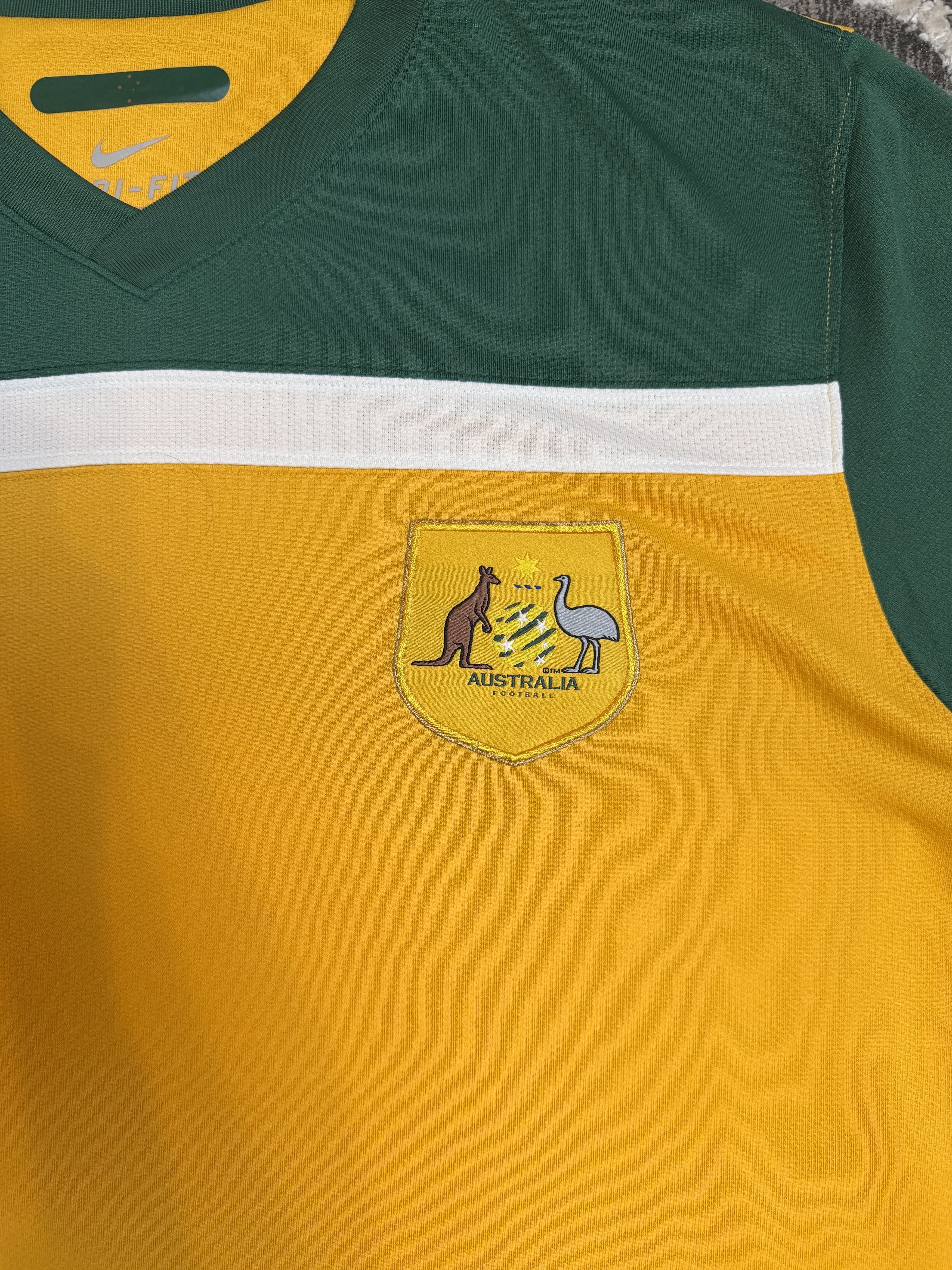 Nike Nike Australia 2010 National nal Home football jersey Size US XL / EU 56 / 4 - 5 Thumbnail