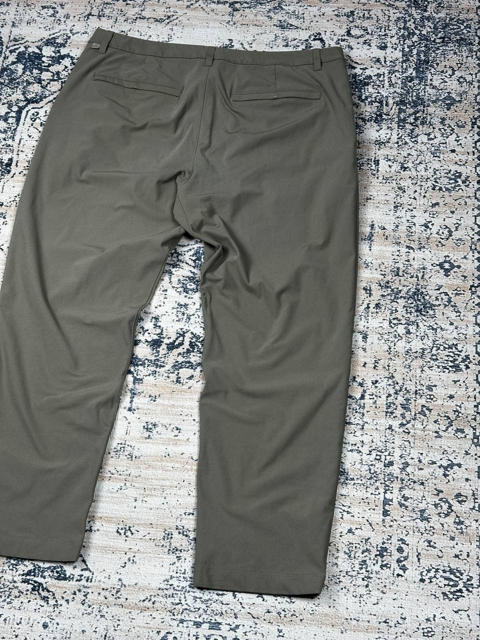 Lululemon Lululemon Luxury Sportswear Chino ABC Pants Size US 40 / EU 56 - 9 Thumbnail