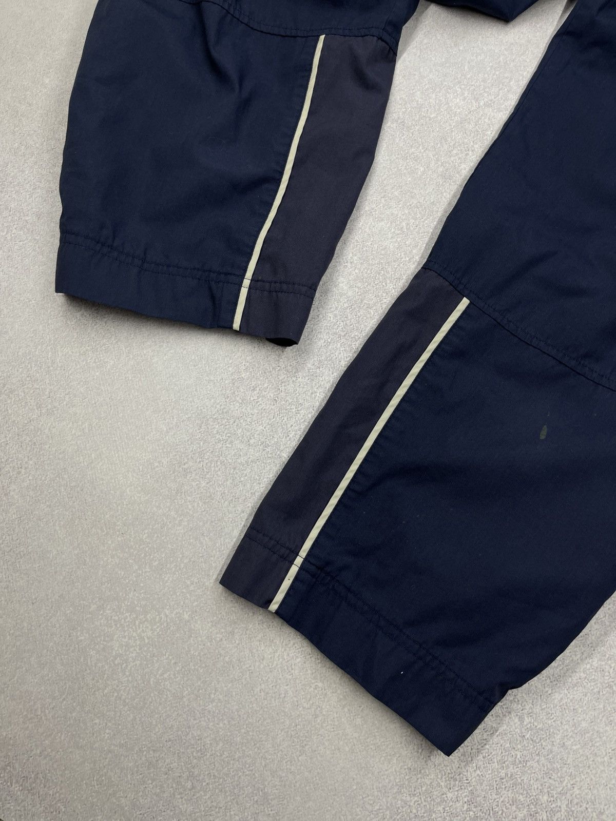 Nike Vintage Nike Nylon Sweatpants Navy Double Logo Y2K ACG TECH Size US 36 / EU 52 - 11 Thumbnail
