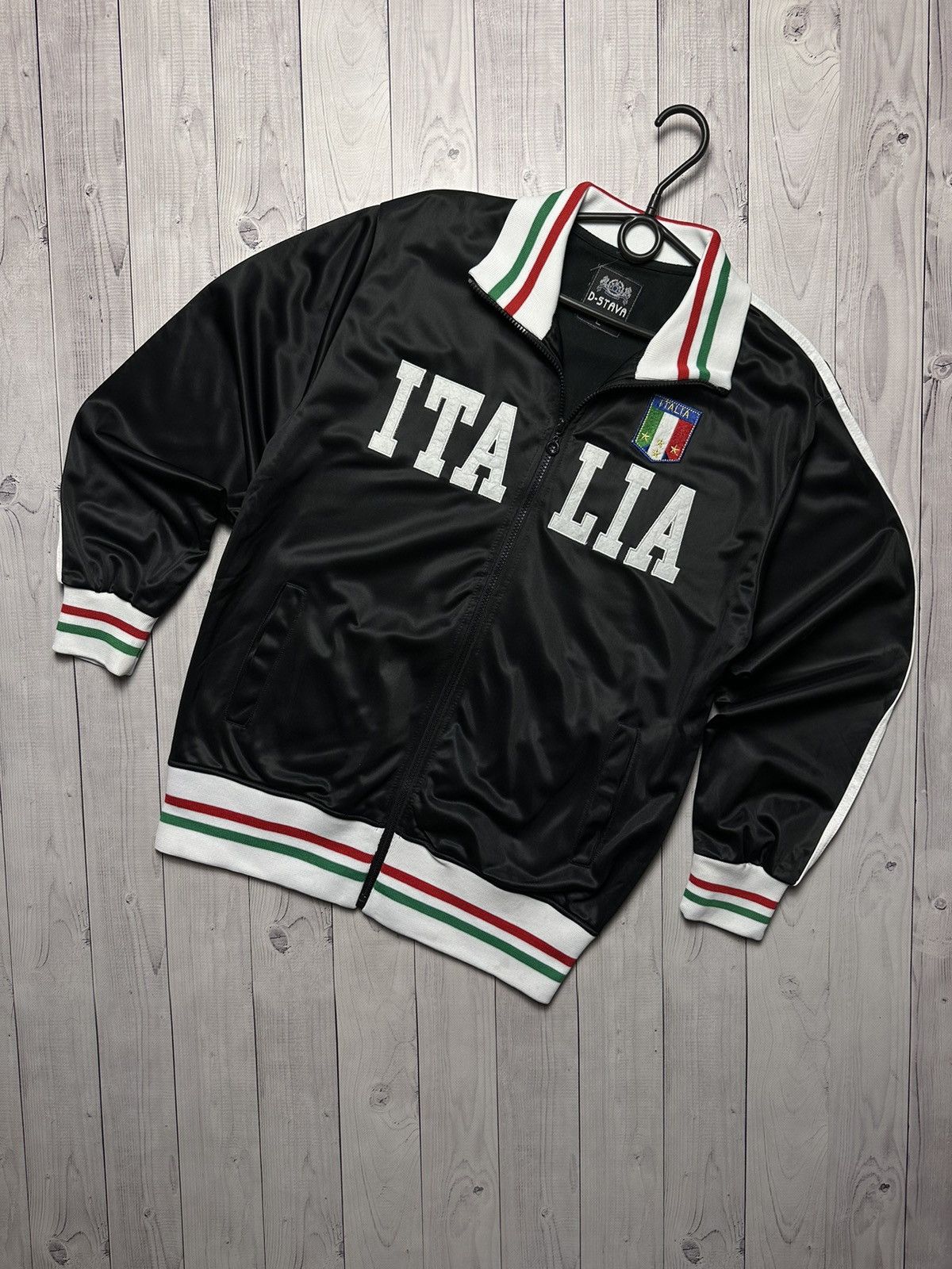 Vintage Italia track jacket big logo size L Italy