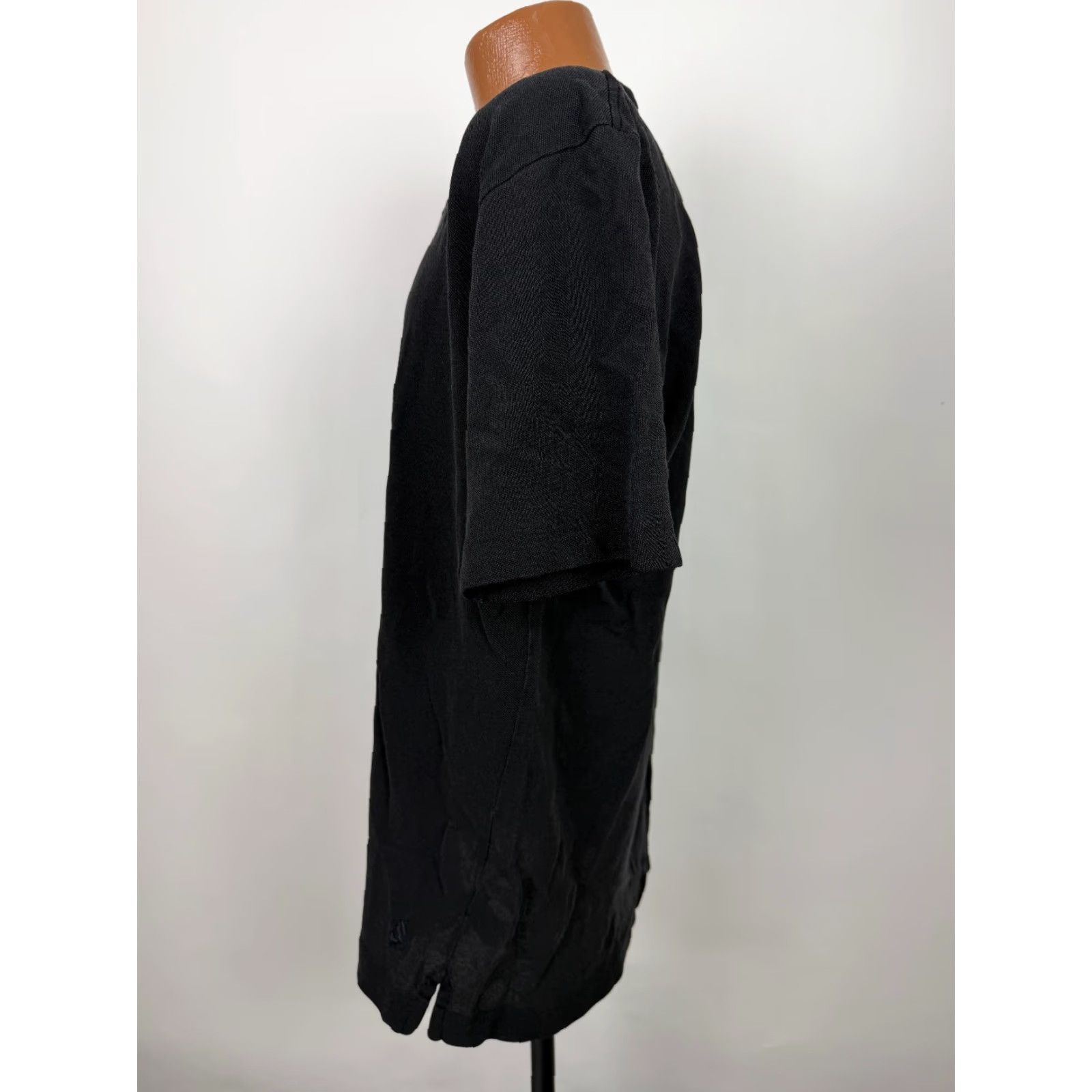 Nautica VINTAGE Nautica Black V-Neck T-Shirt Men L 90s 90s, Gothic, Grunge, Hipster, Outdoor Solid Cotton Rayon Knit Short Sleeve Shirt Mens Black Size US L / EU 52-54 / 3 - 5 Thumbnail