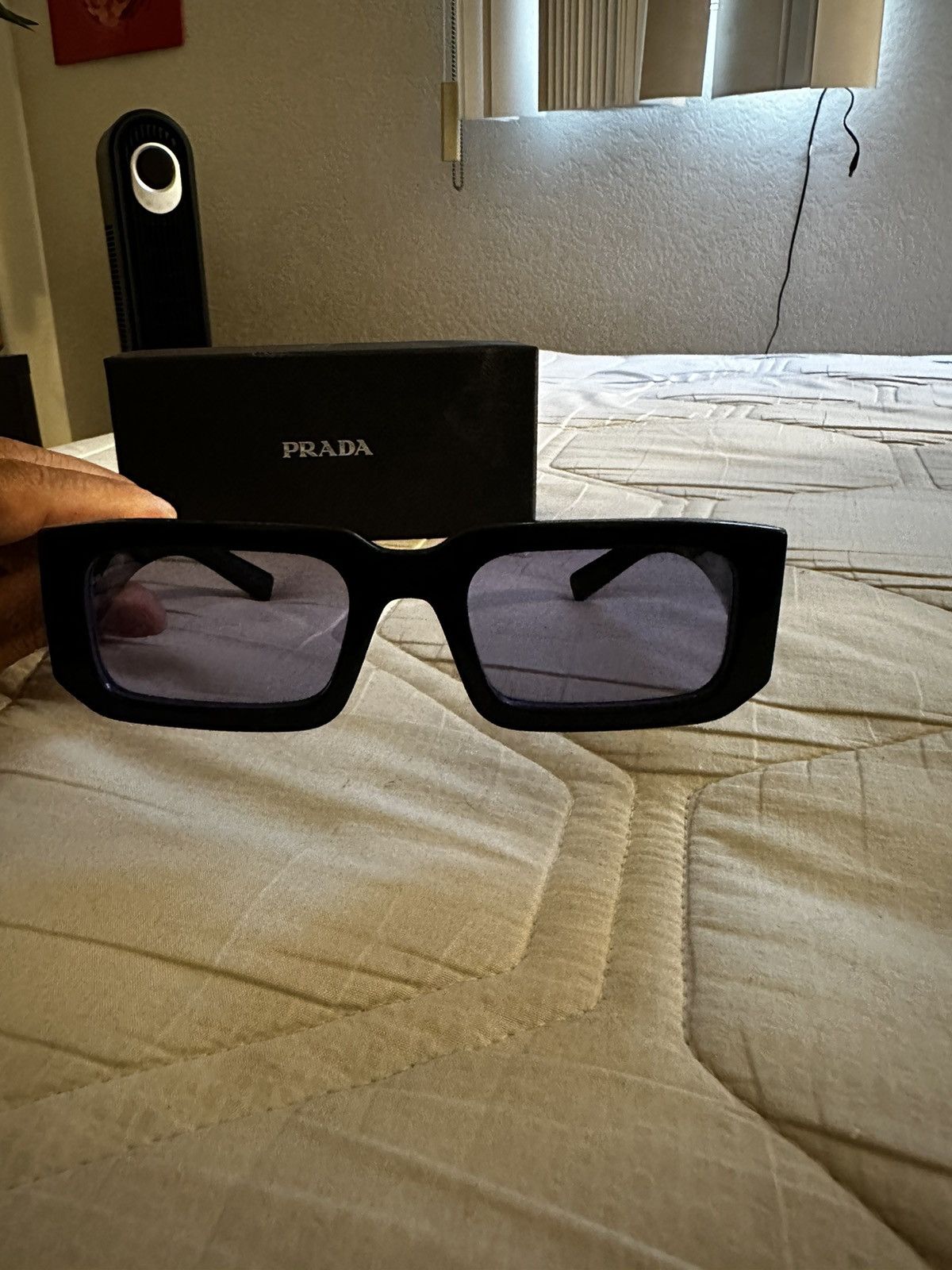 Pre-owned Prada Black  Shades