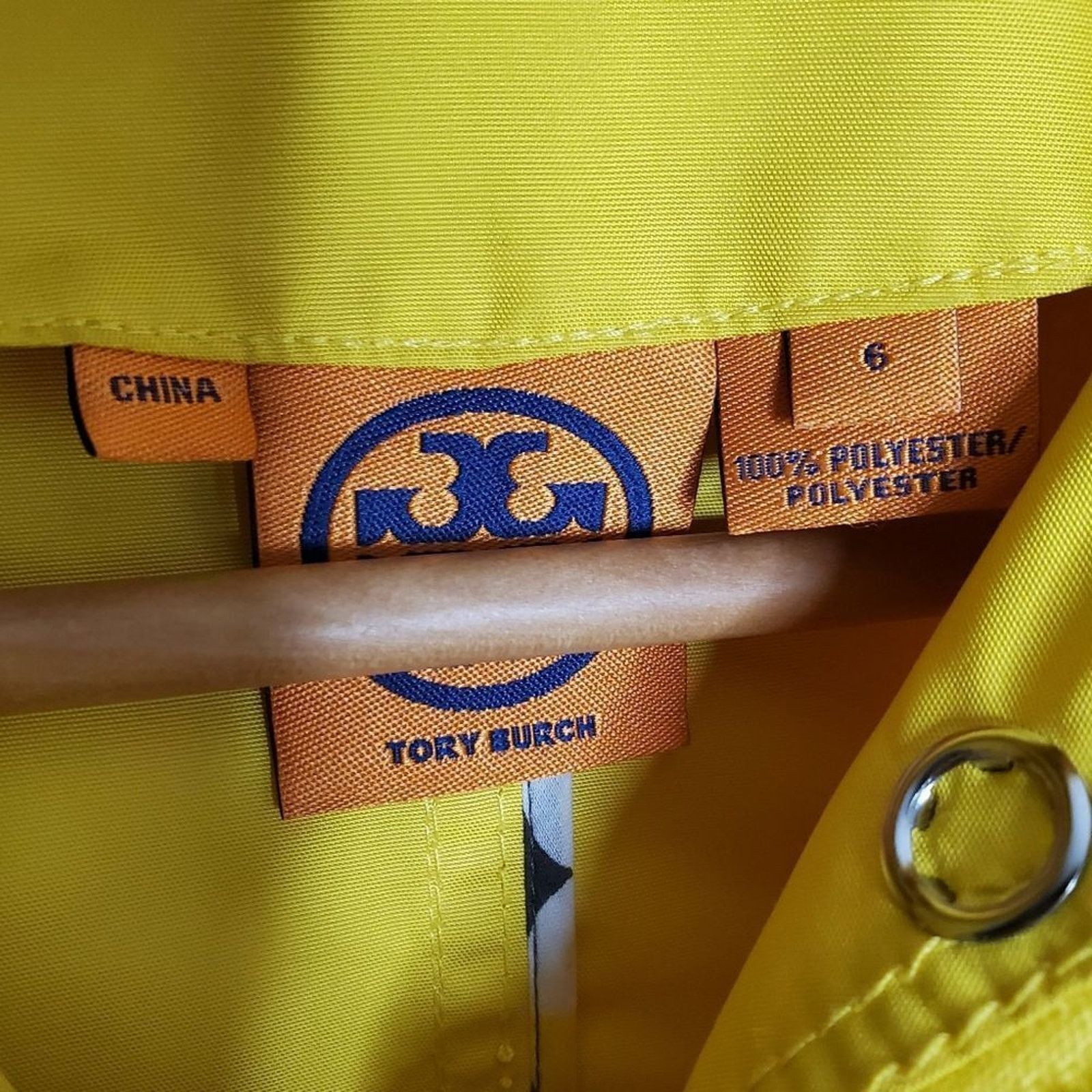 Tory Burch Tory Burch Yellow Rain Jacket Cargo Pocket Logo Coat Sz 6 Size M / US 6-8 / IT 42-44 - 4 Thumbnail