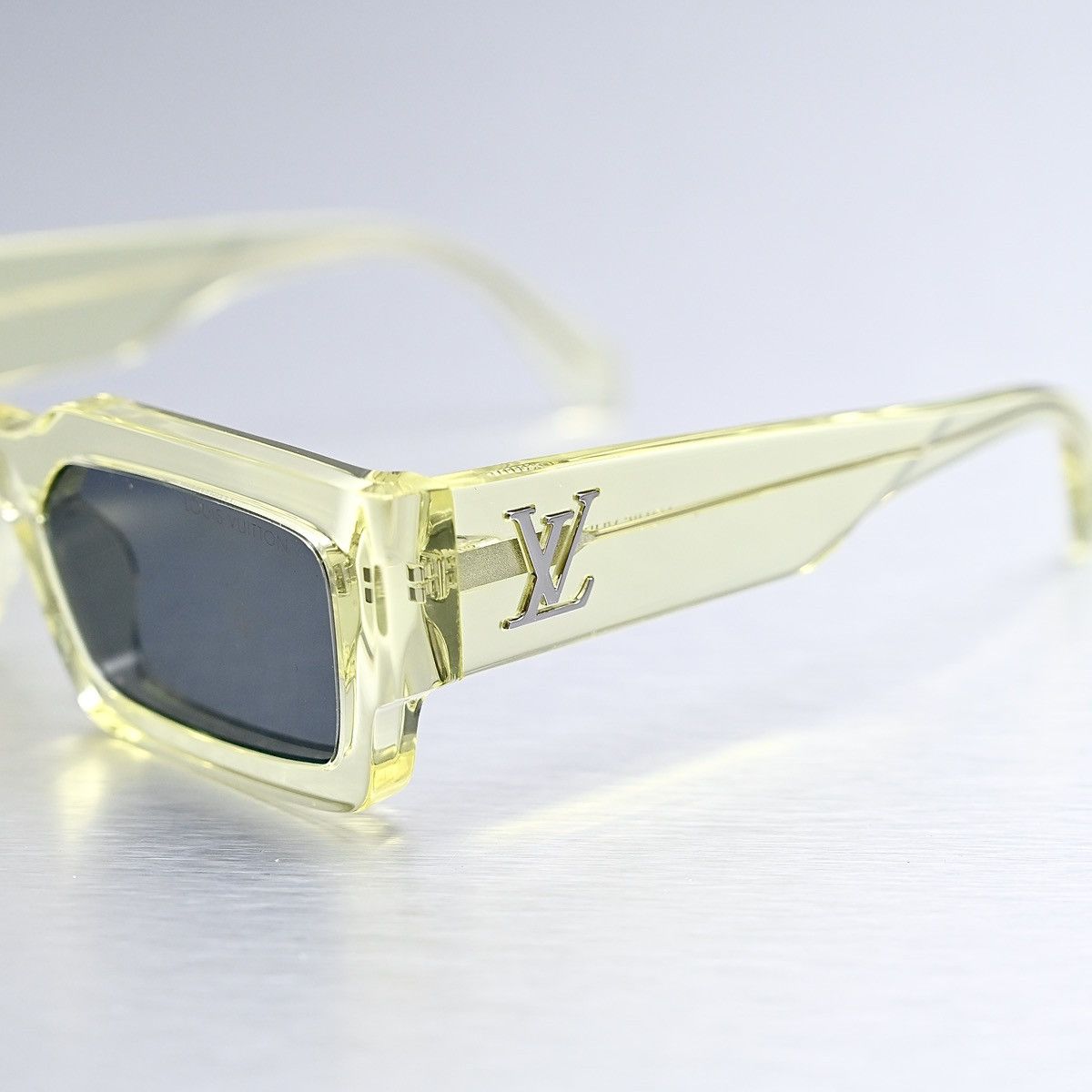 Louis Vuitton LOUIS VUITTON CRYSTAL YELLOW SUNGLASSES Size ONE SIZE - 3 Thumbnail