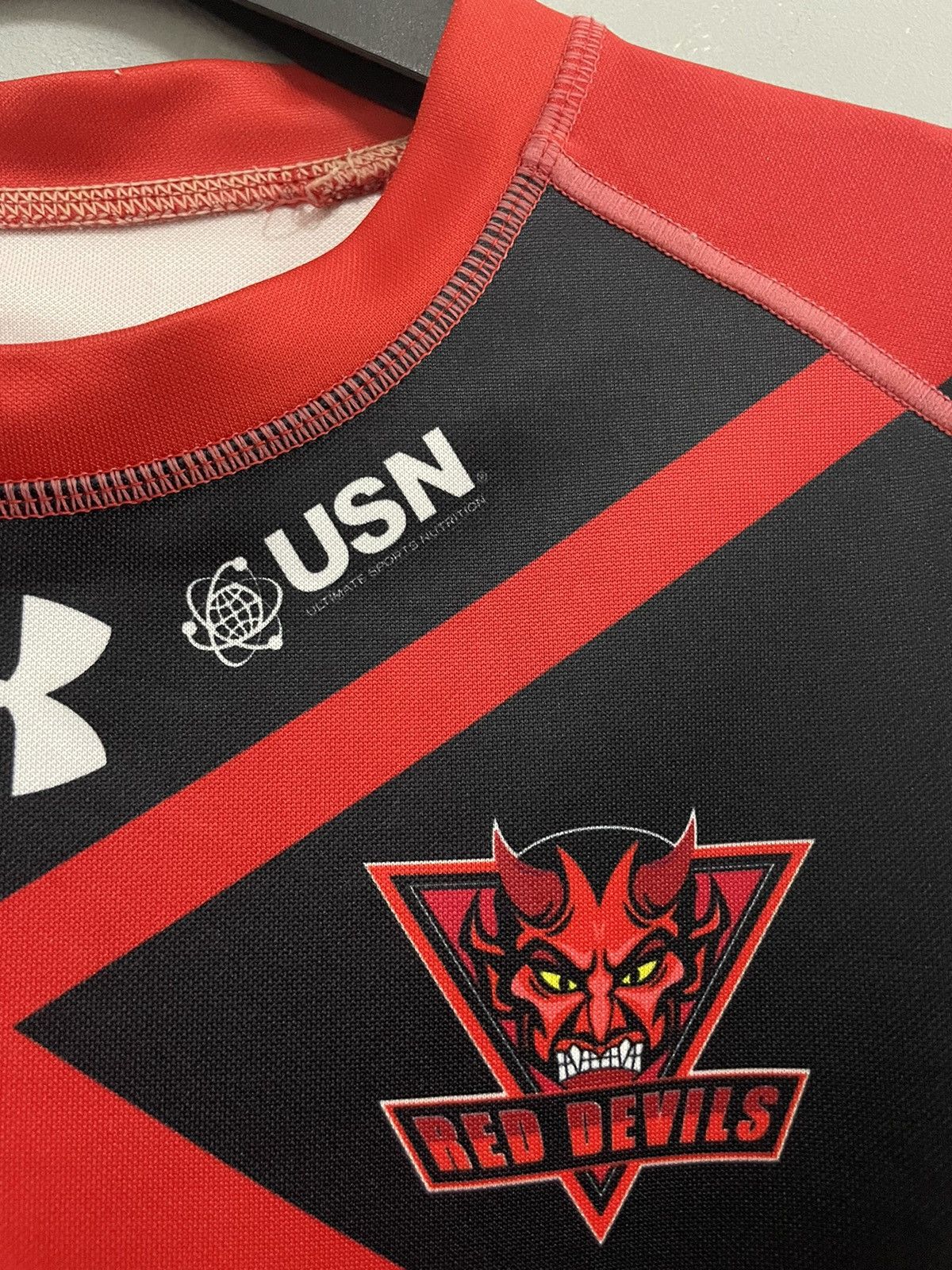 Under Armour Vintage SALFORD RED DEVILS Rugby Jersey Size US XXL / EU 58 / 5 - 2 Thumbnail