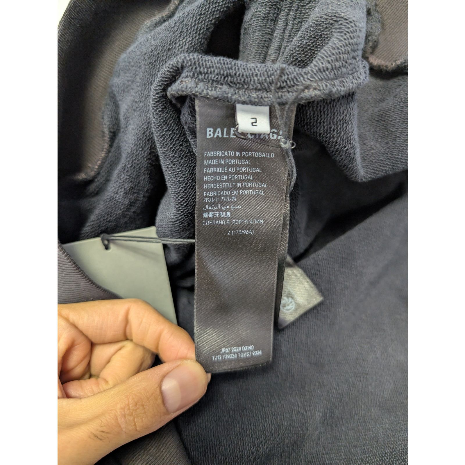 Balenciaga o1rshd1 Beverly Hills Oversized Hoodie in Black Size US M / EU 48-50 / 2 - 16 Thumbnail